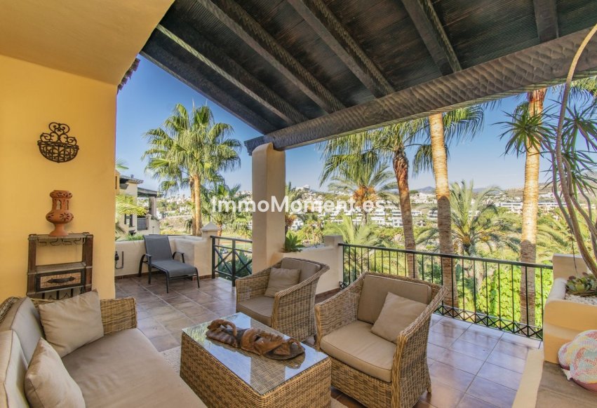 Resale - Apartment - Estepona - Atalaya