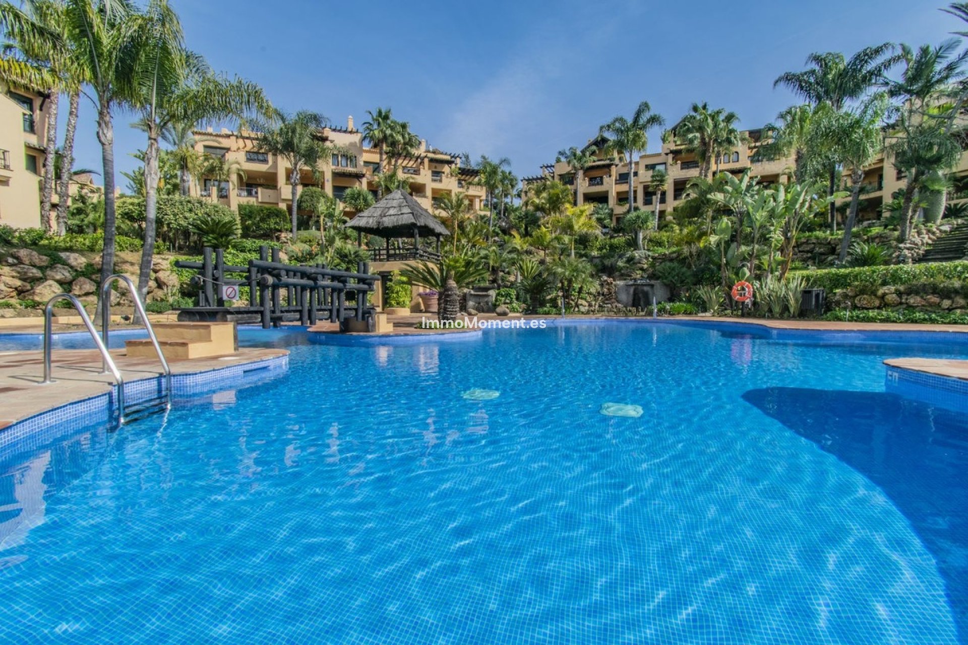 Resale - Apartment - Estepona - Atalaya