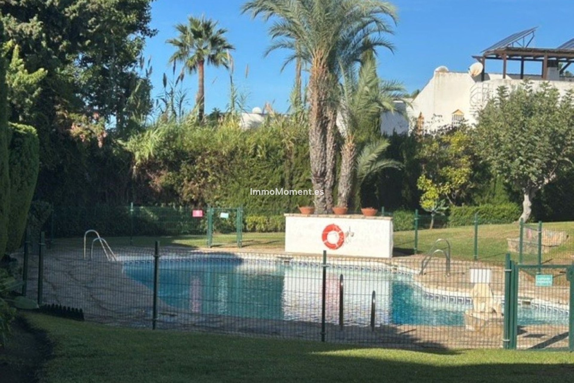 Resale - Apartment - Estepona - Atalaya