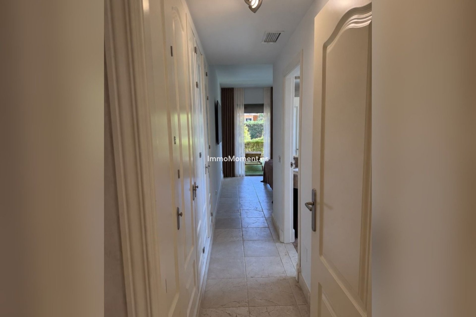 Resale - Apartment - Estepona - Atalaya