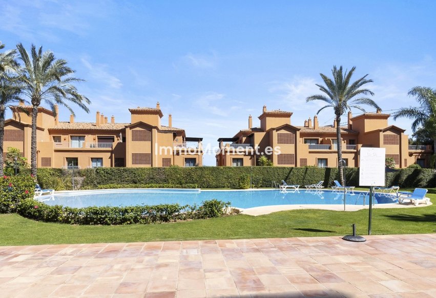 Resale - Apartment - Estepona - Atalaya