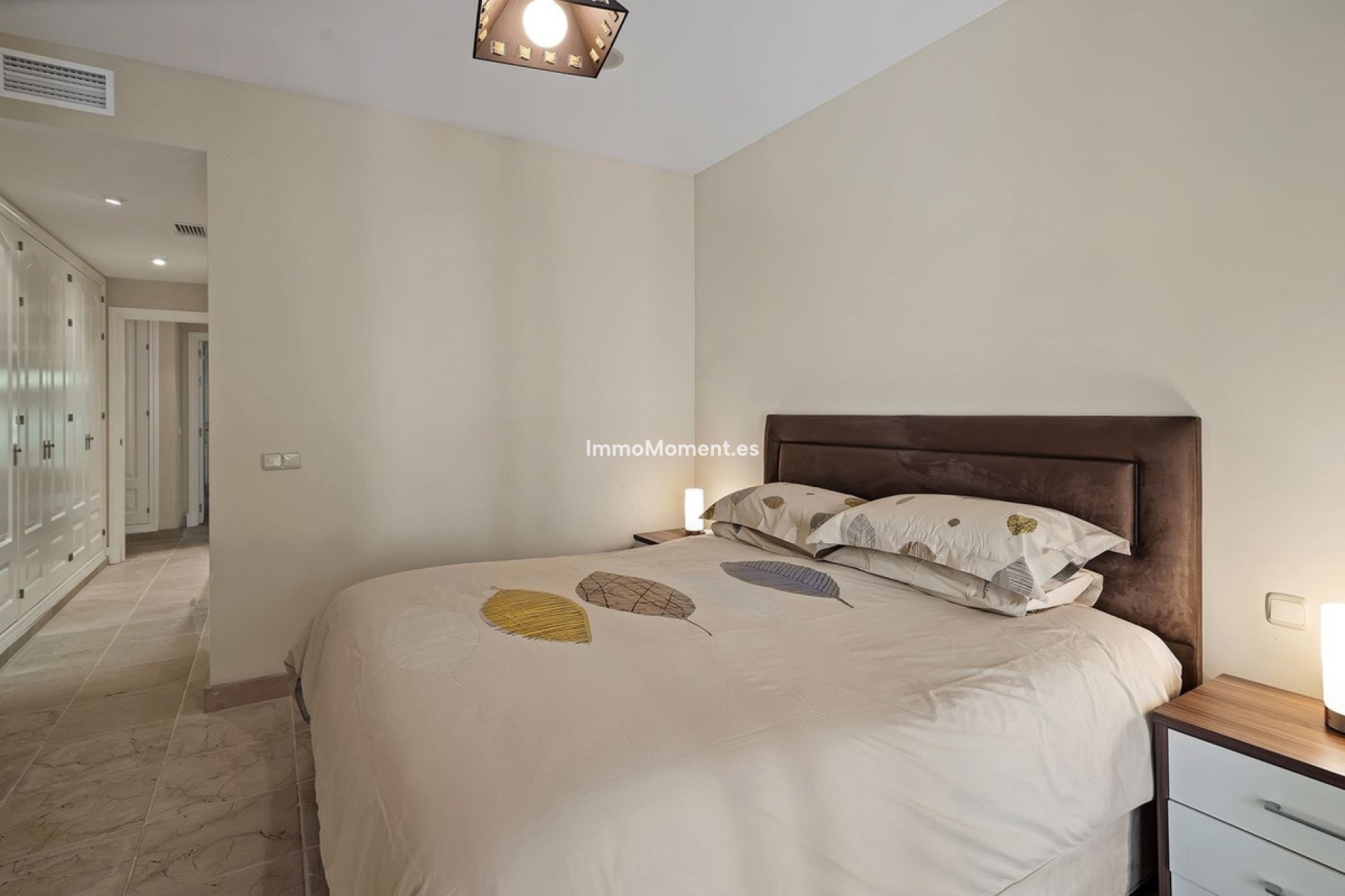 Resale - Apartment - Estepona - Atalaya