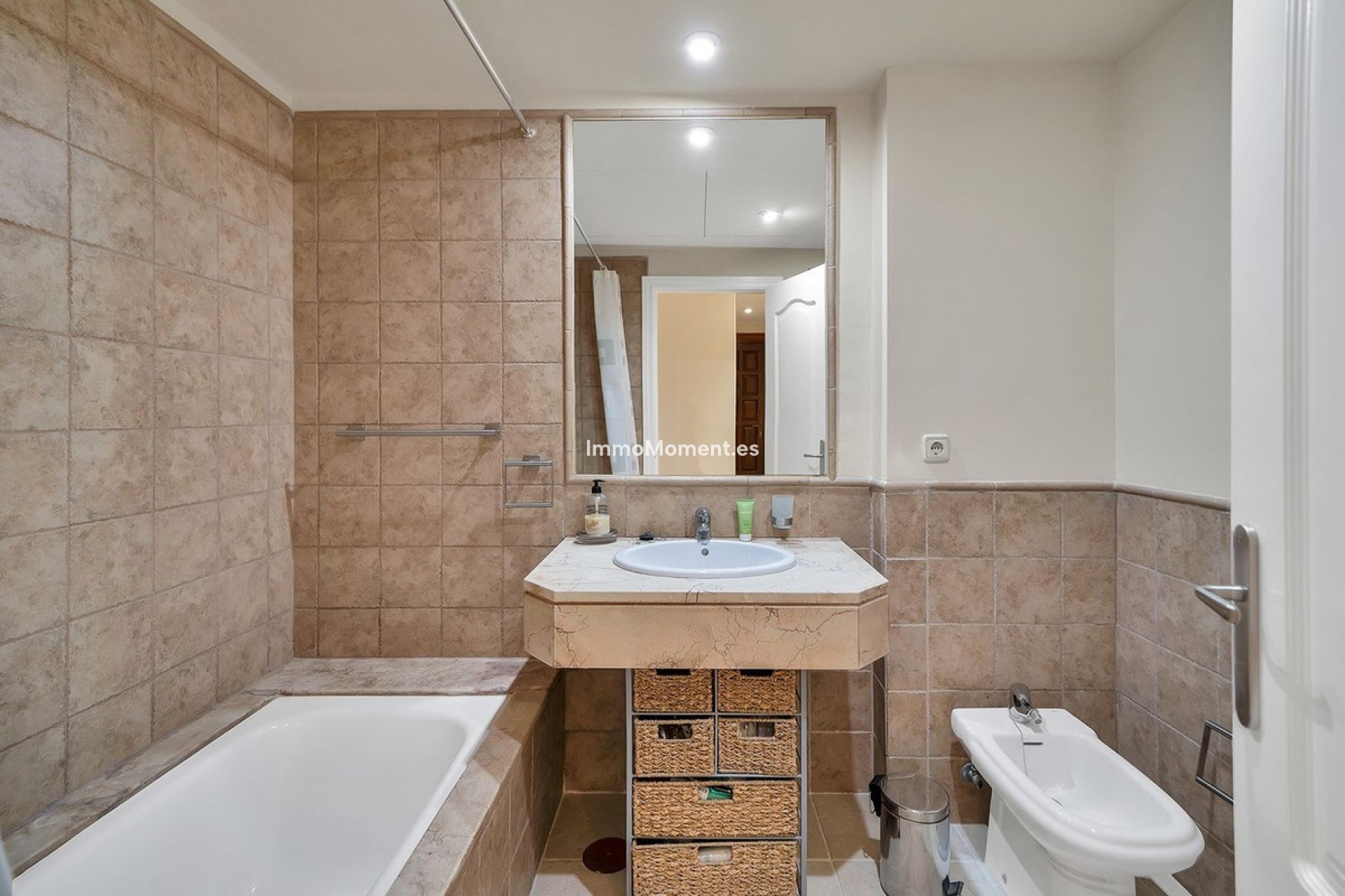 Resale - Apartment - Estepona - Atalaya