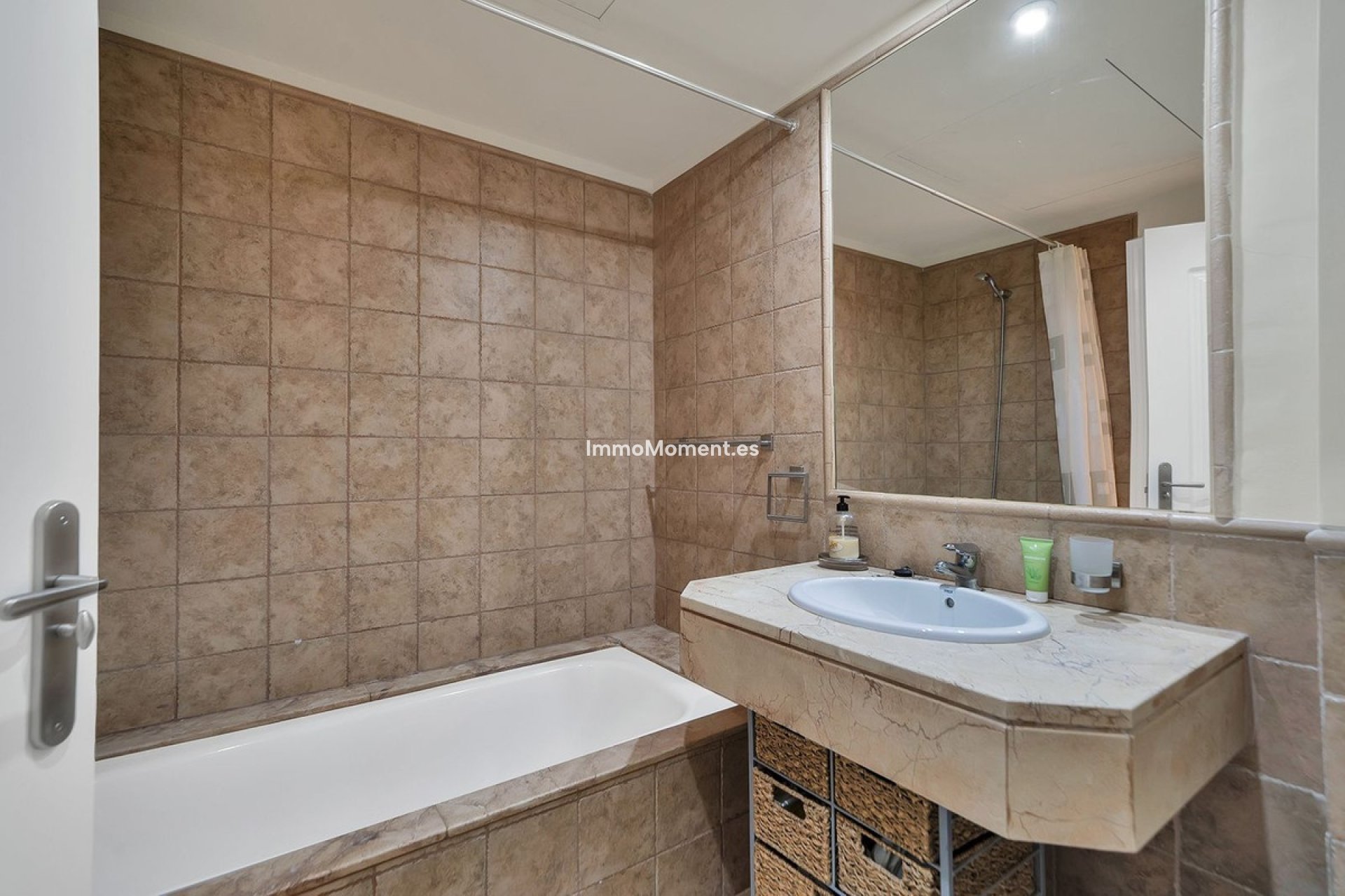Resale - Apartment - Estepona - Atalaya