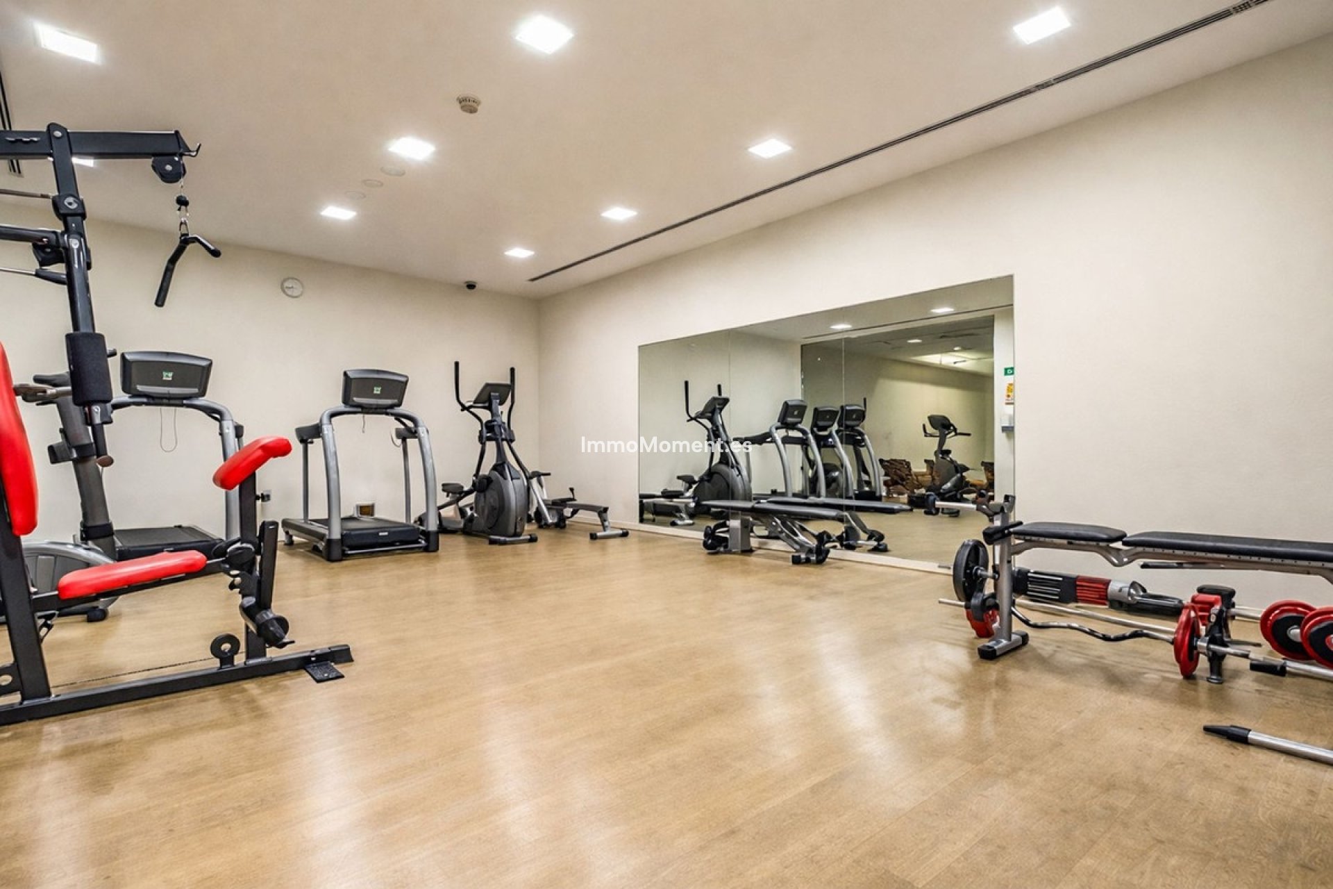 Resale - Apartment - Estepona - Atalaya