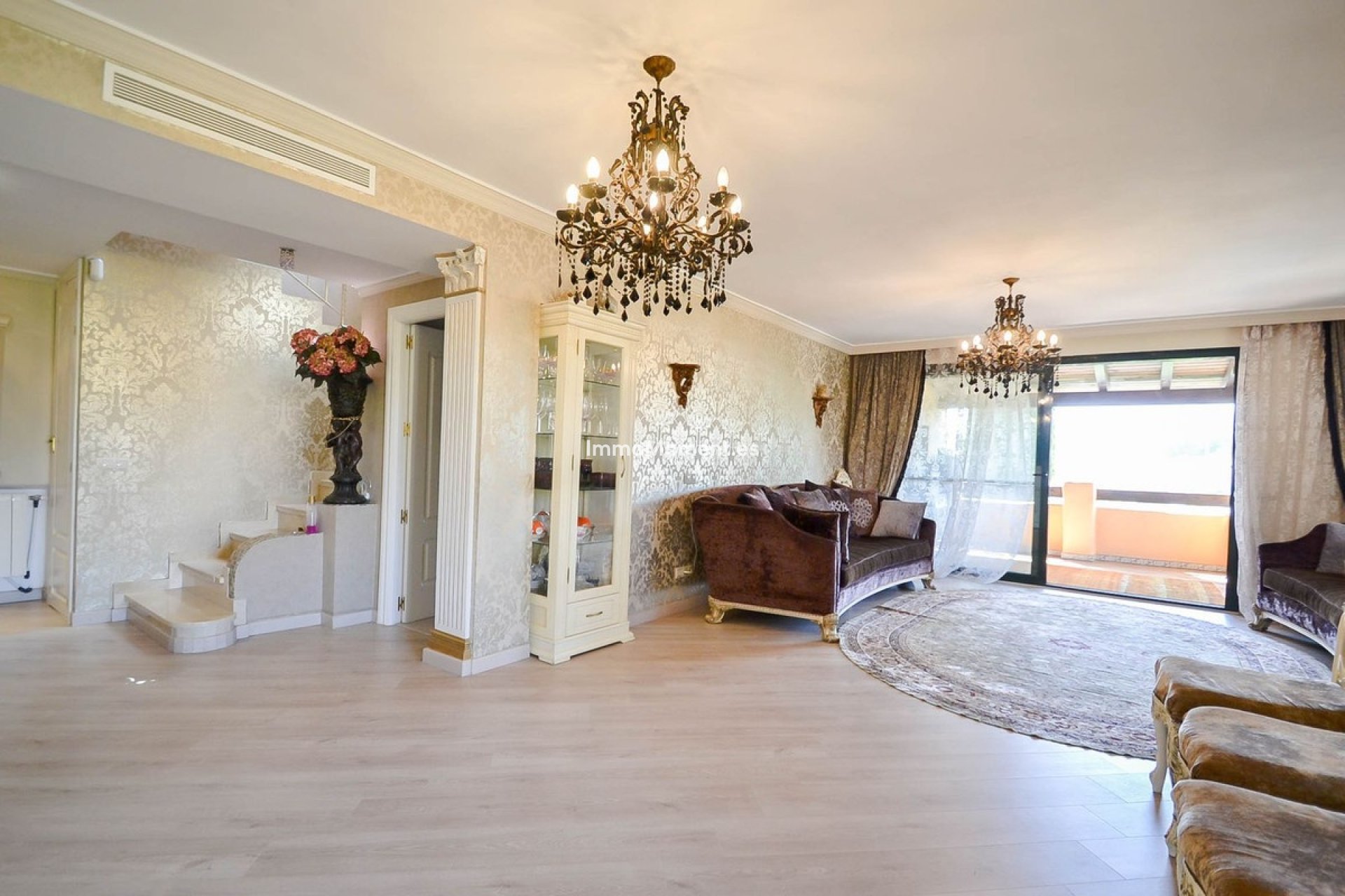 Resale - Apartment - Estepona - Atalaya