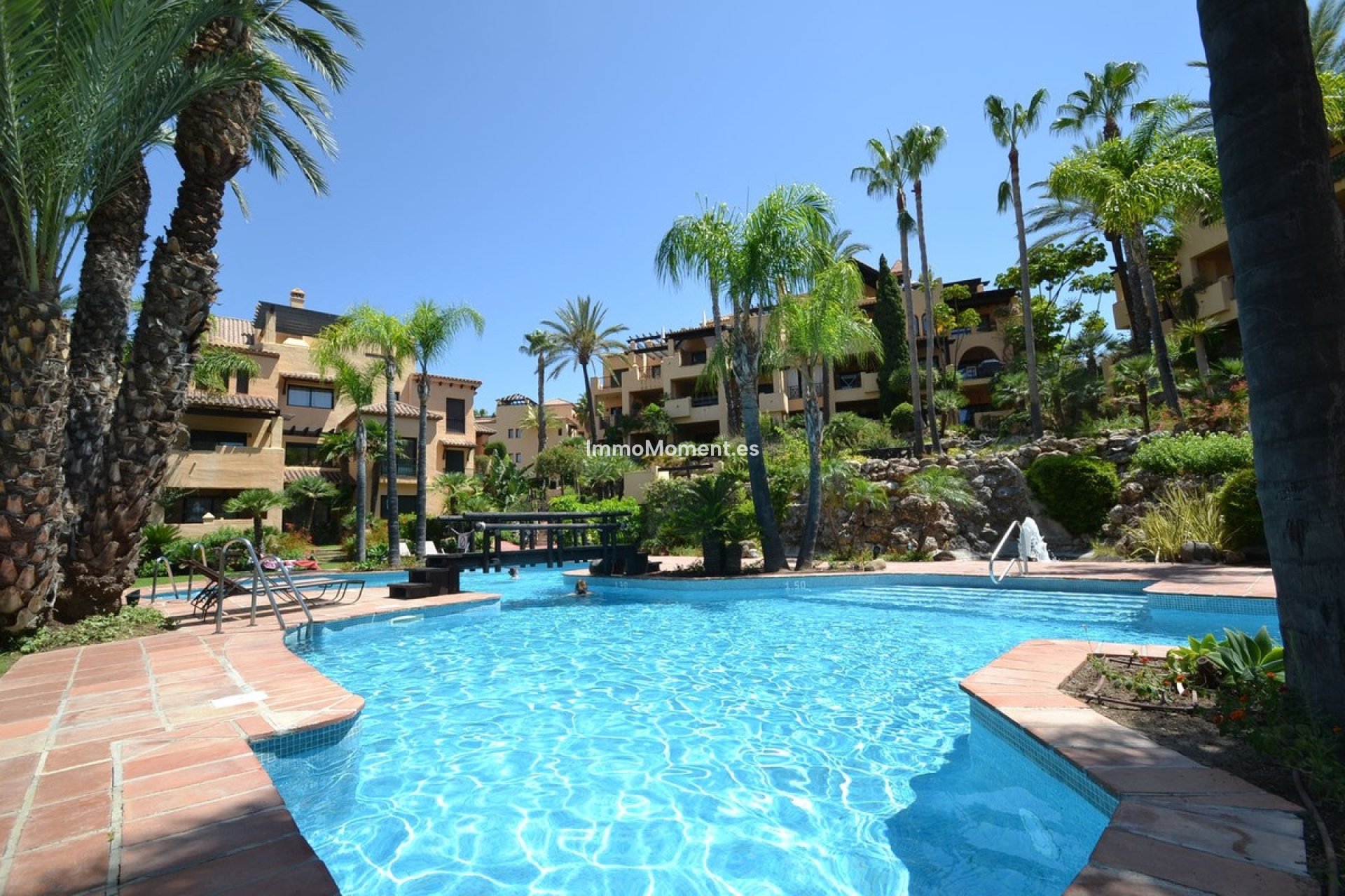 Resale - Apartment - Estepona - Atalaya