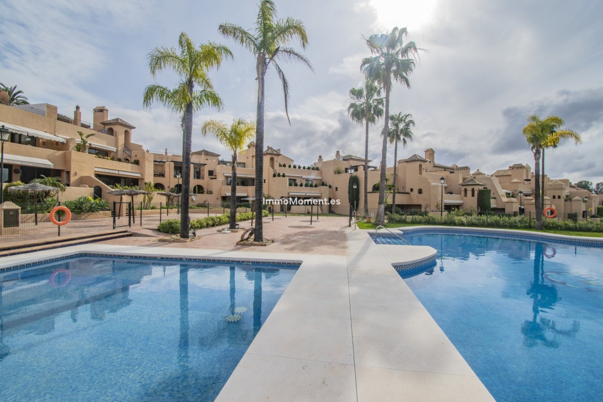 Resale - Apartment - Estepona - Atalaya