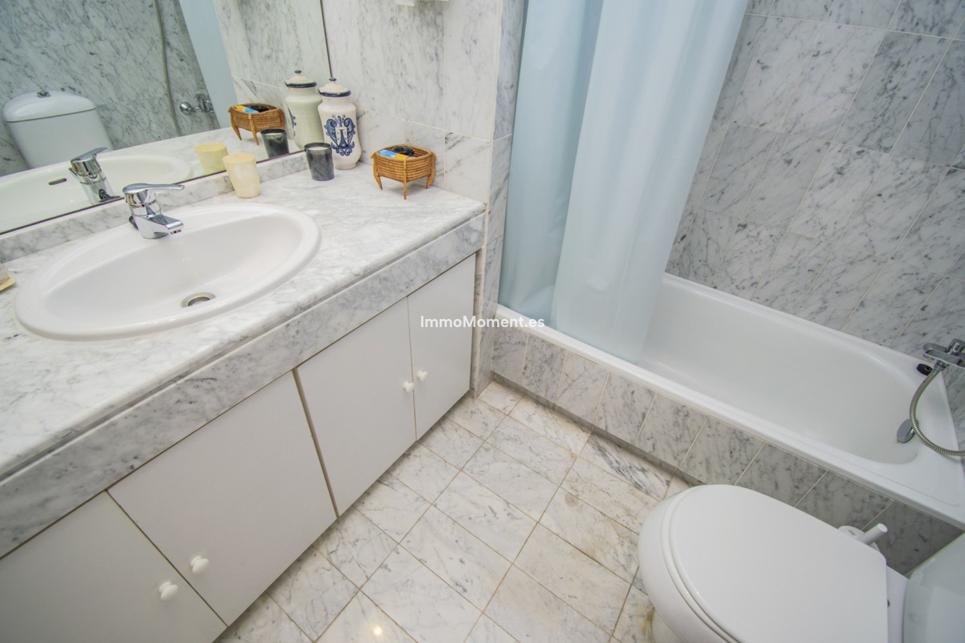 Resale - Apartment - Estepona - Atalaya
