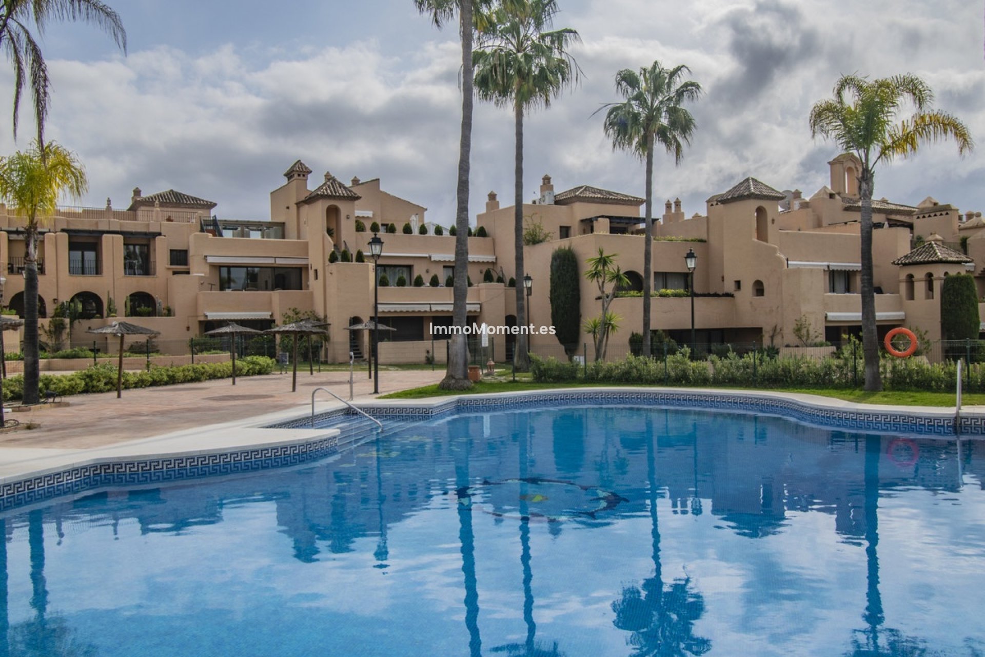 Resale - Apartment - Estepona - Atalaya