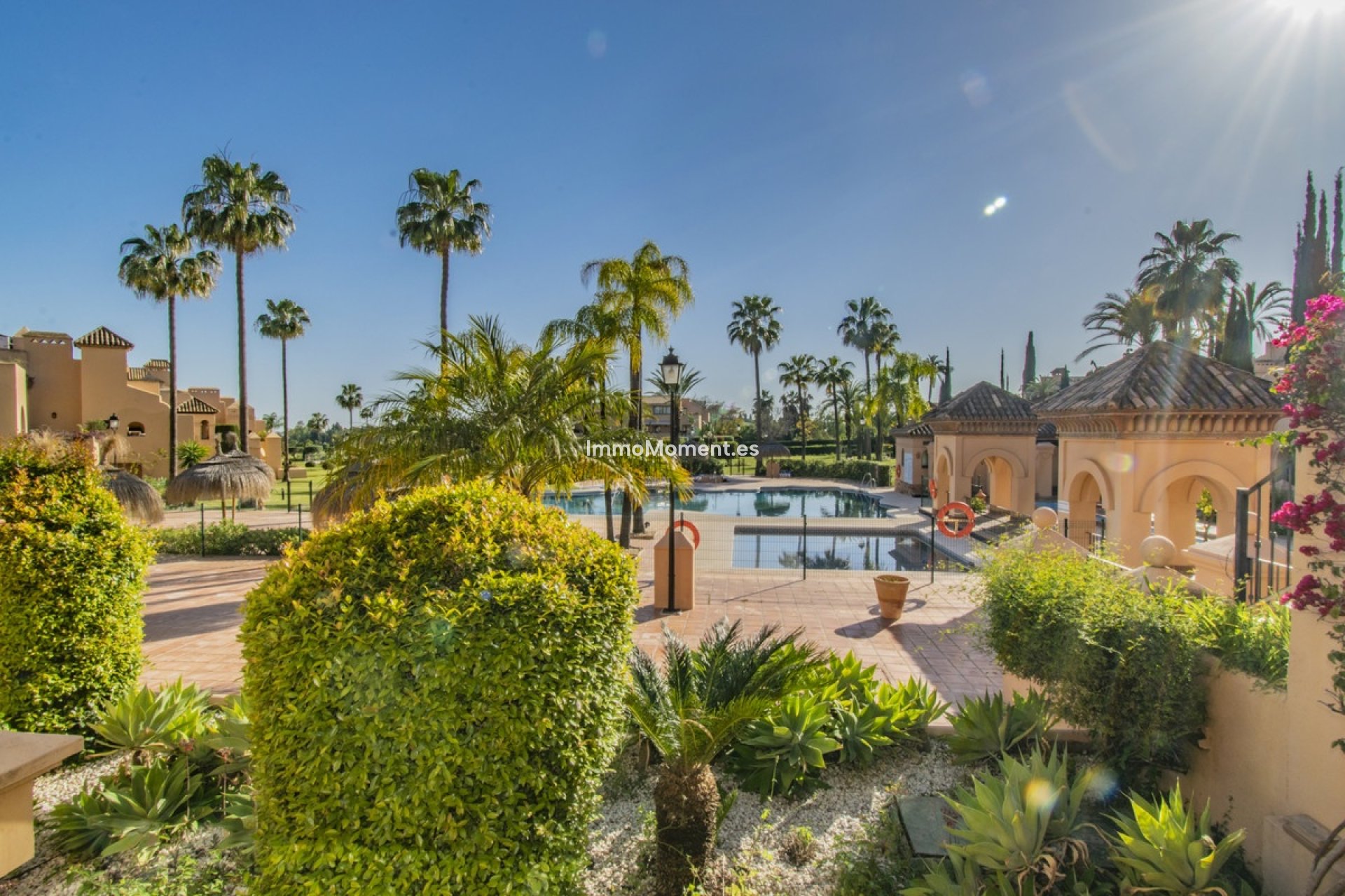 Resale - Apartment - Estepona - Atalaya