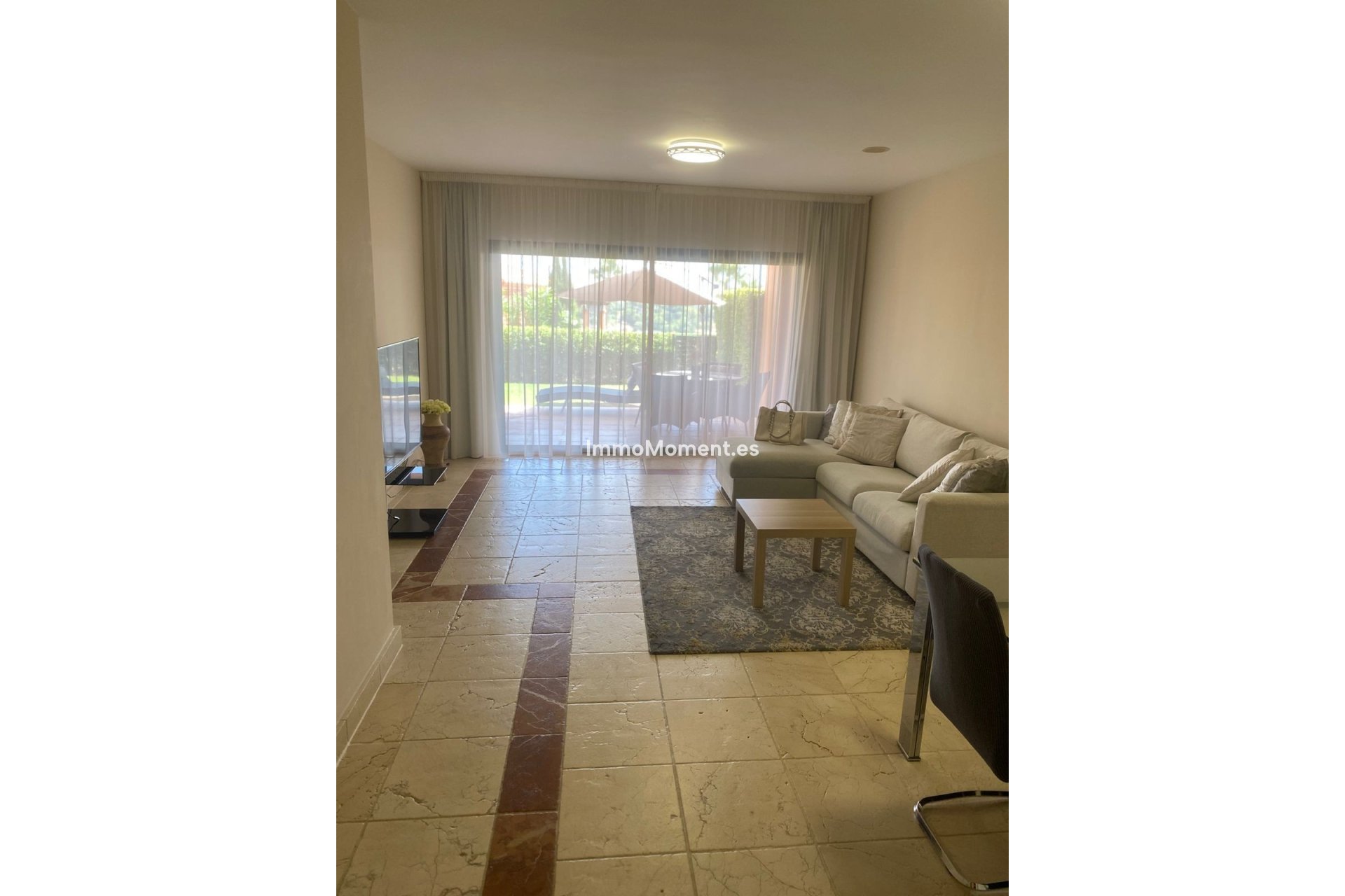 Resale - Apartment - Estepona - Atalaya