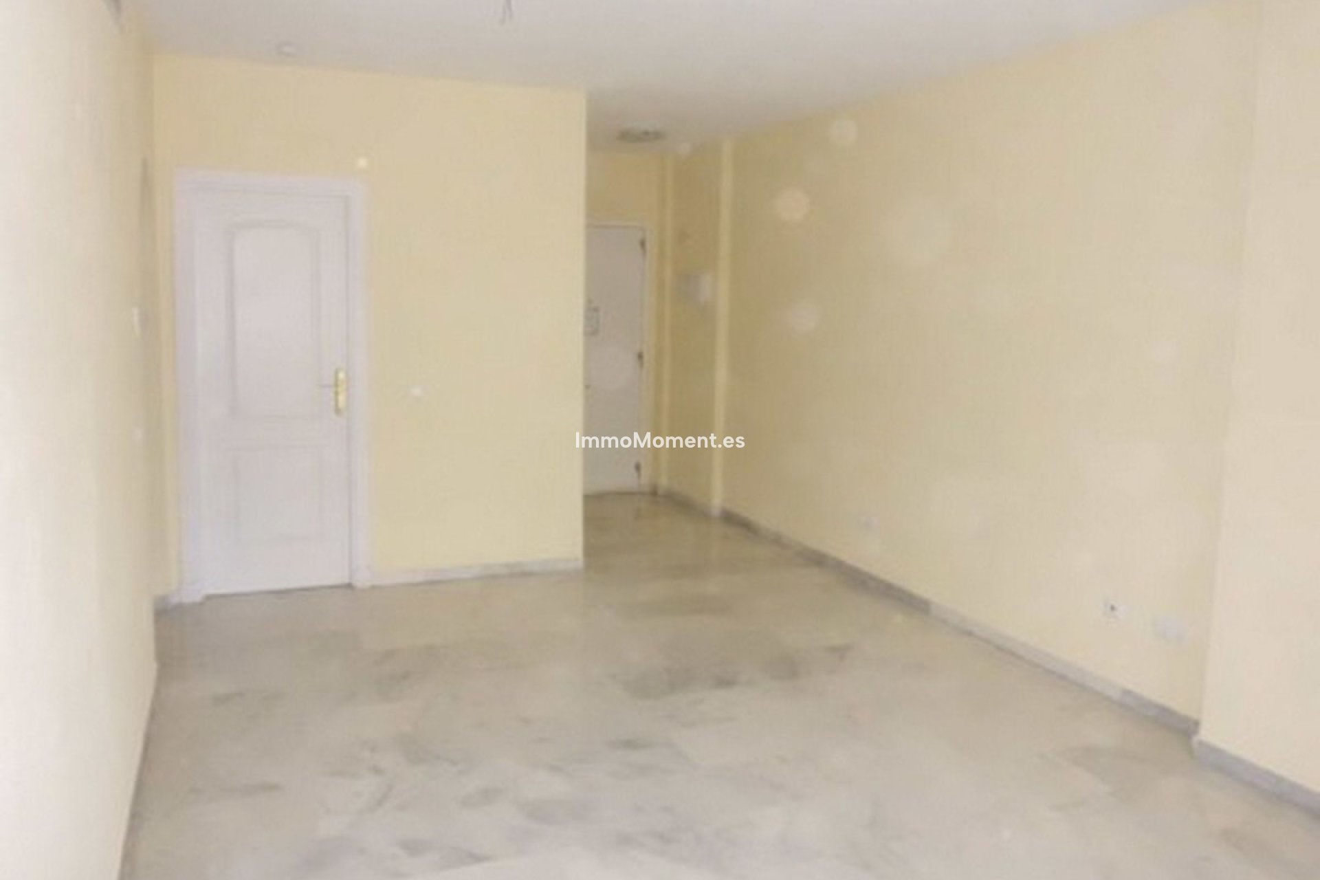 Resale - Apartment - Estepona - Atalaya