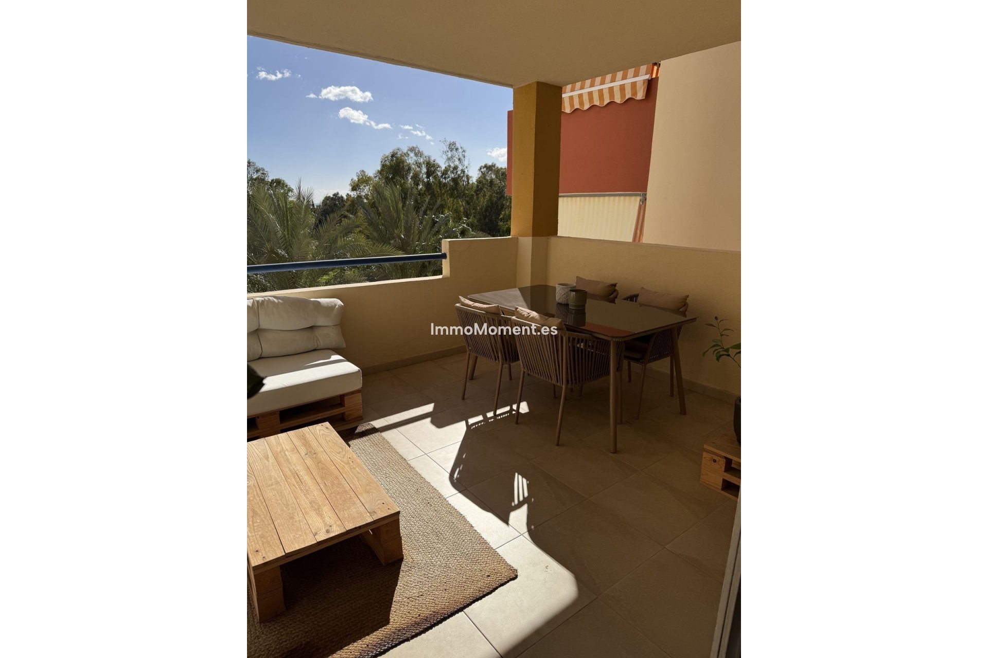 Resale - Apartment - Estepona - Atalaya