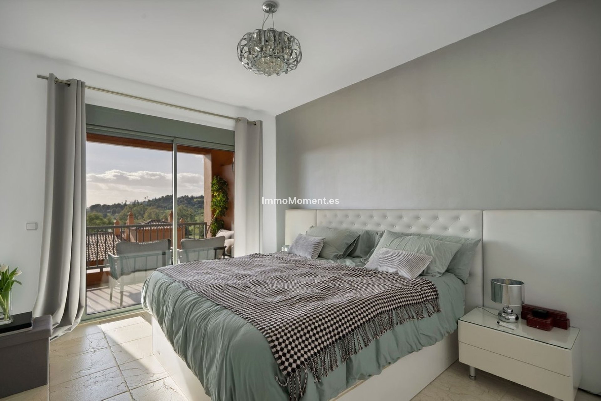 Resale - Apartment - Estepona - Atalaya