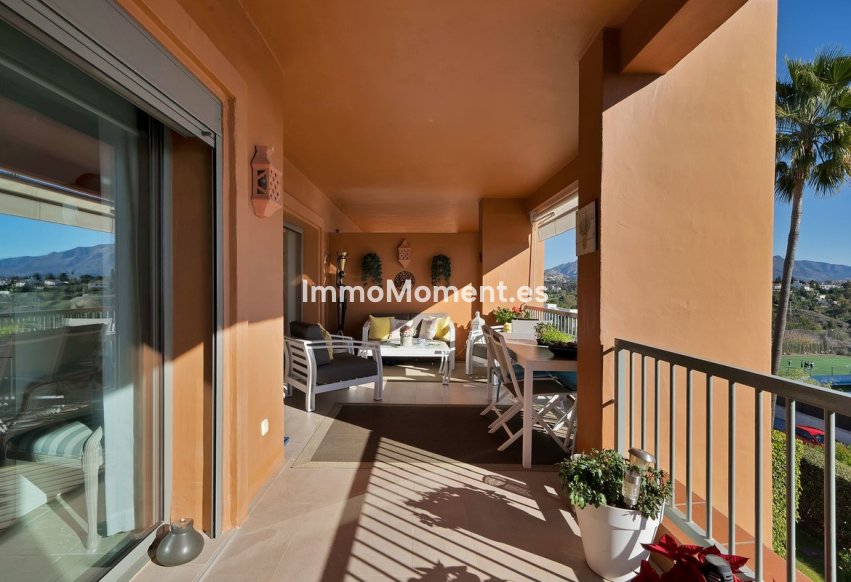 Resale - Apartment - Estepona - Atalaya