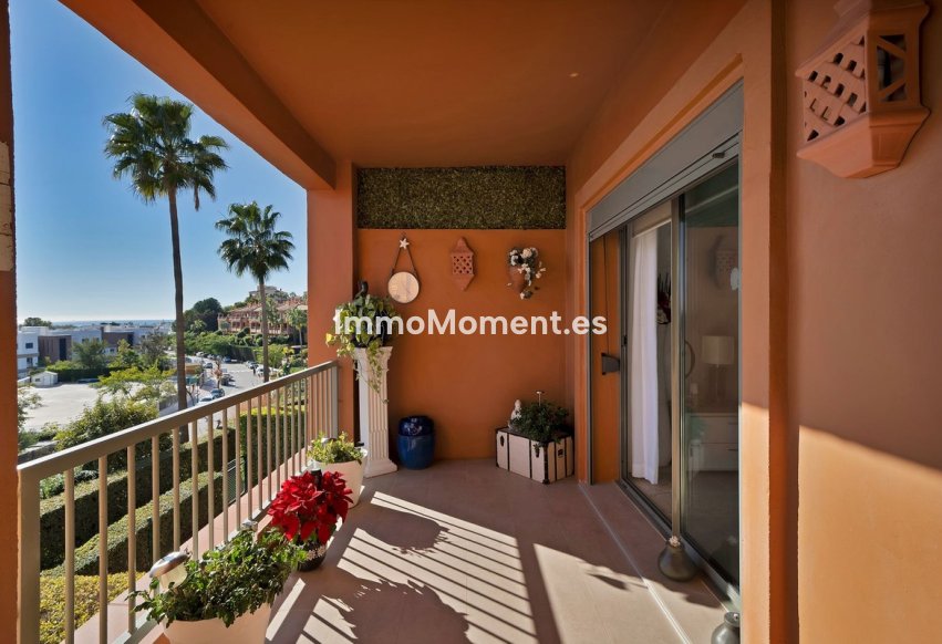 Resale - Apartment - Estepona - Atalaya
