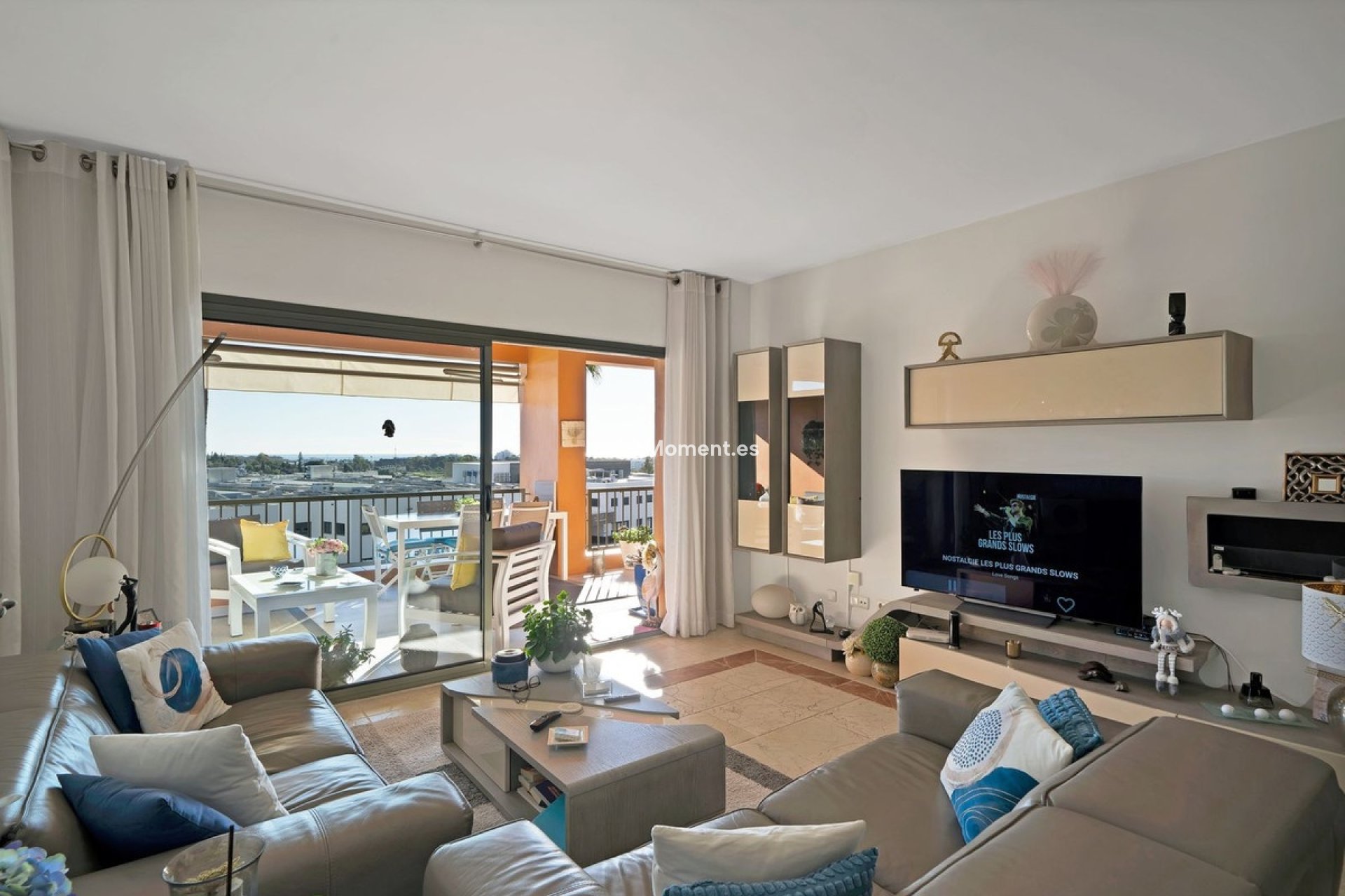 Resale - Apartment - Estepona - Atalaya