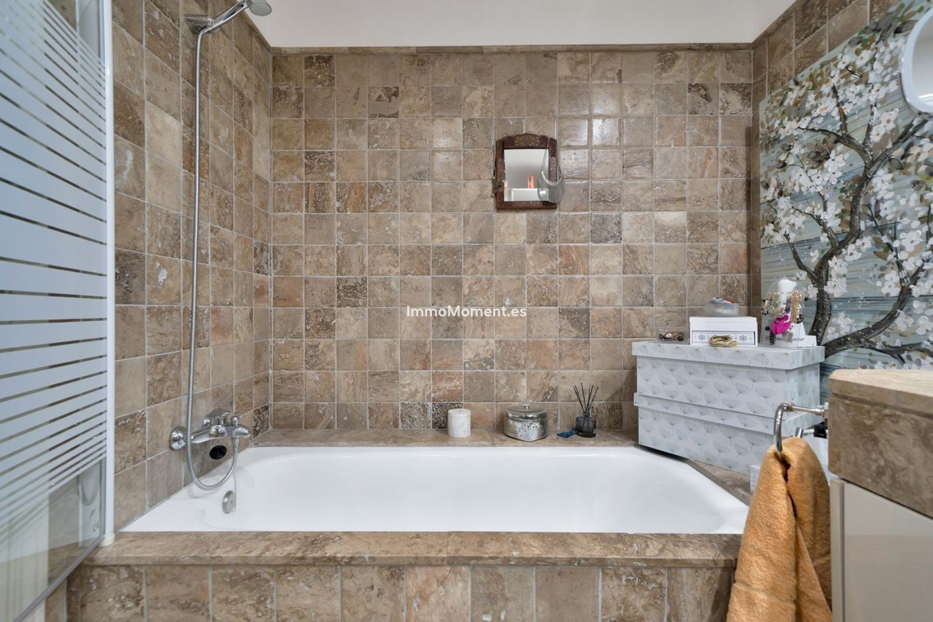 Resale - Apartment - Estepona - Atalaya