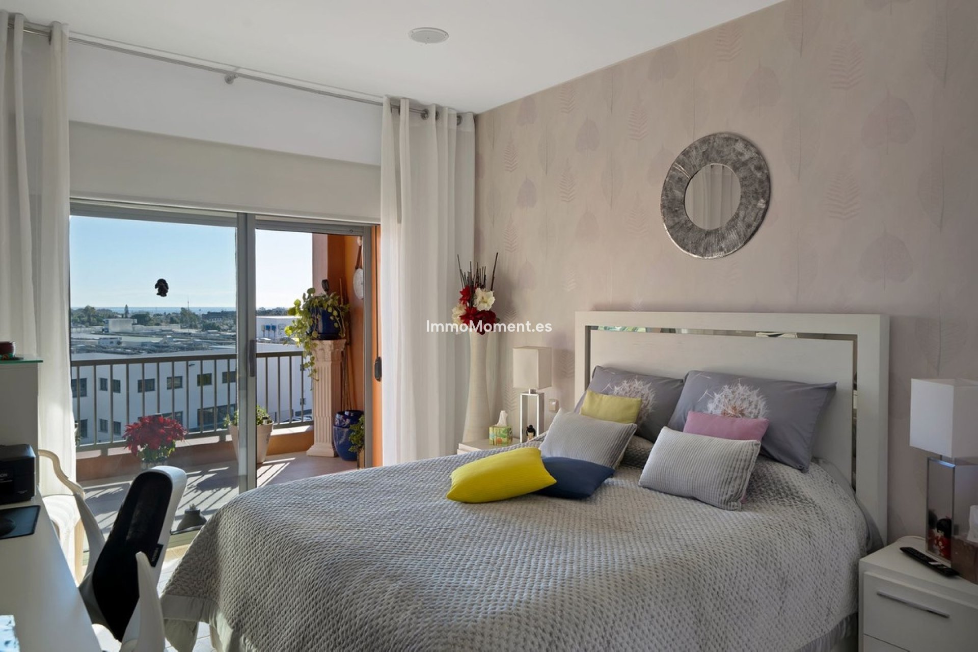 Resale - Apartment - Estepona - Atalaya