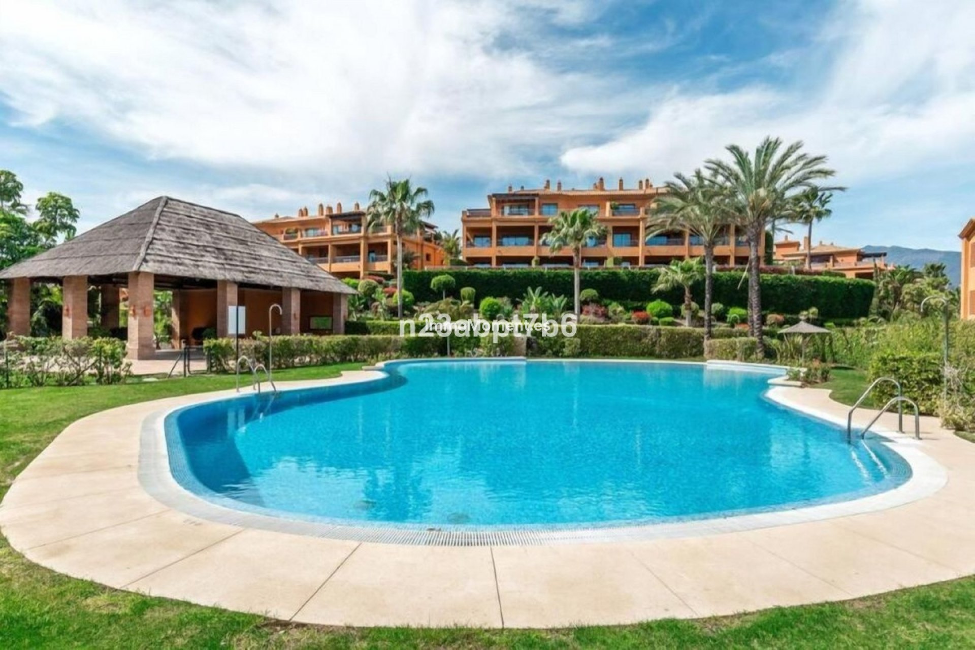 Resale - Apartment - Estepona - Atalaya