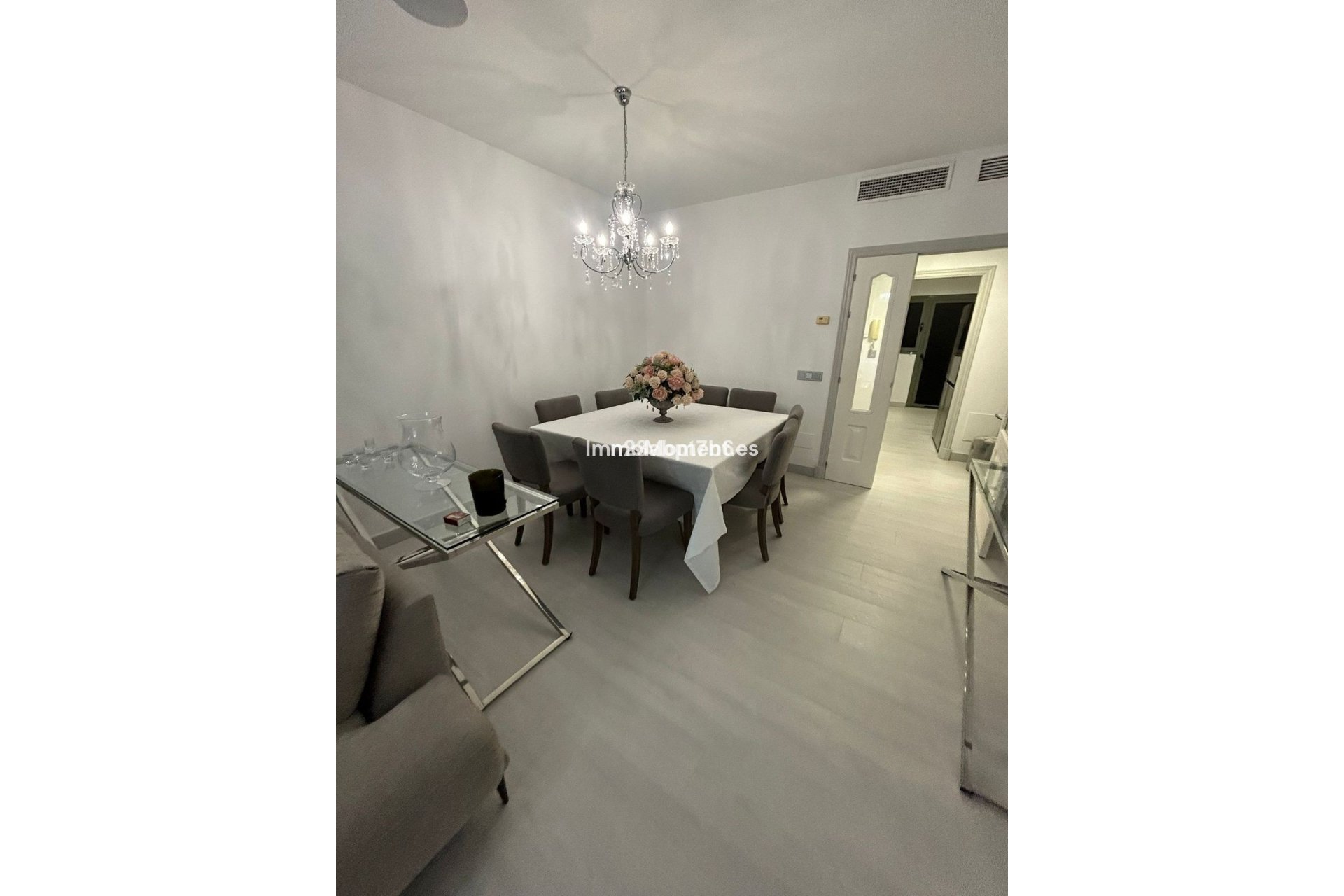 Resale - Apartment - Estepona - Atalaya