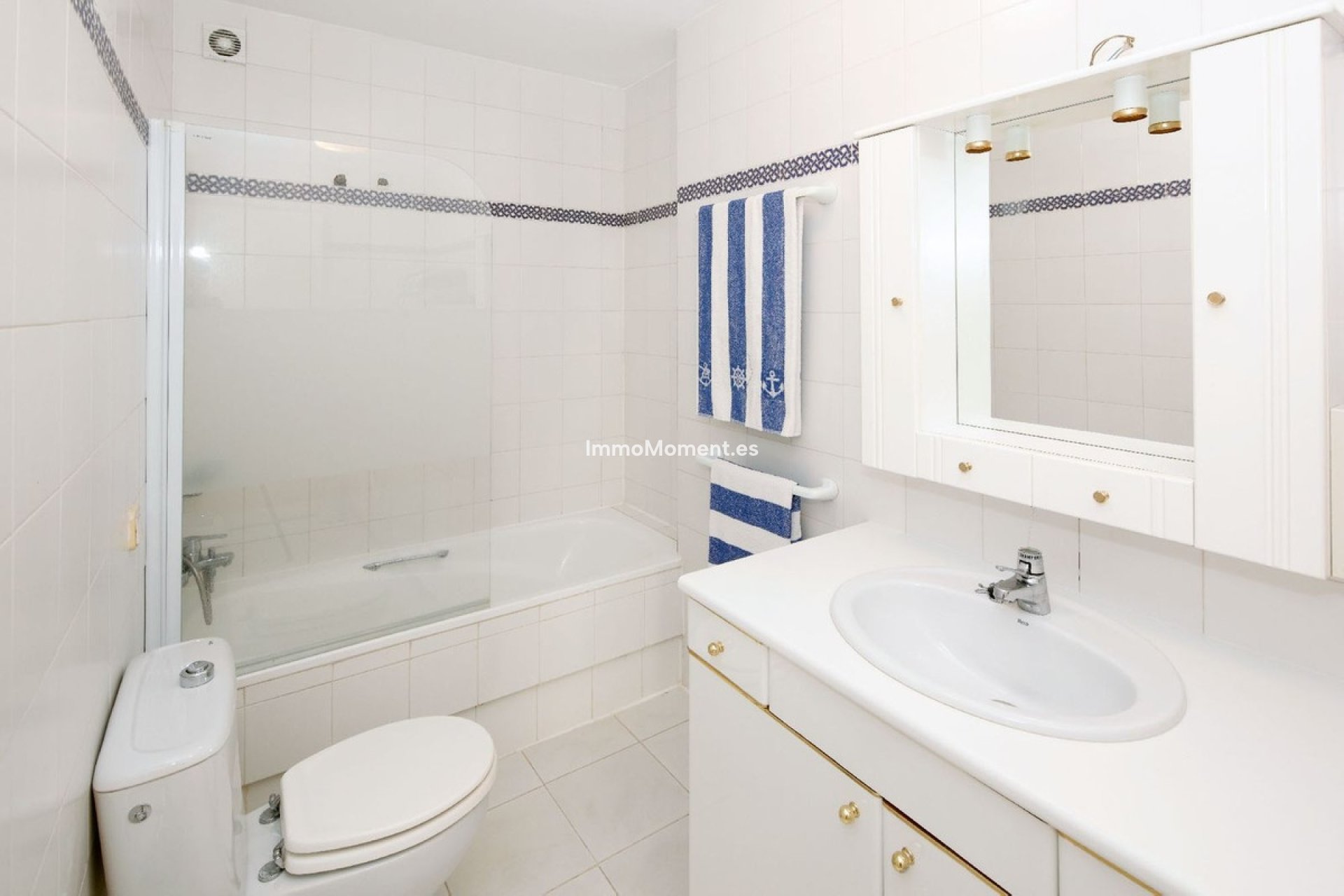 Resale - Apartment - Estepona - Atalaya