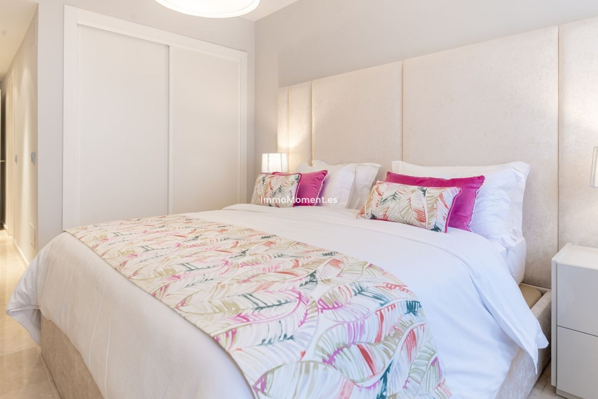 Resale - Apartment - Estepona - Atalaya