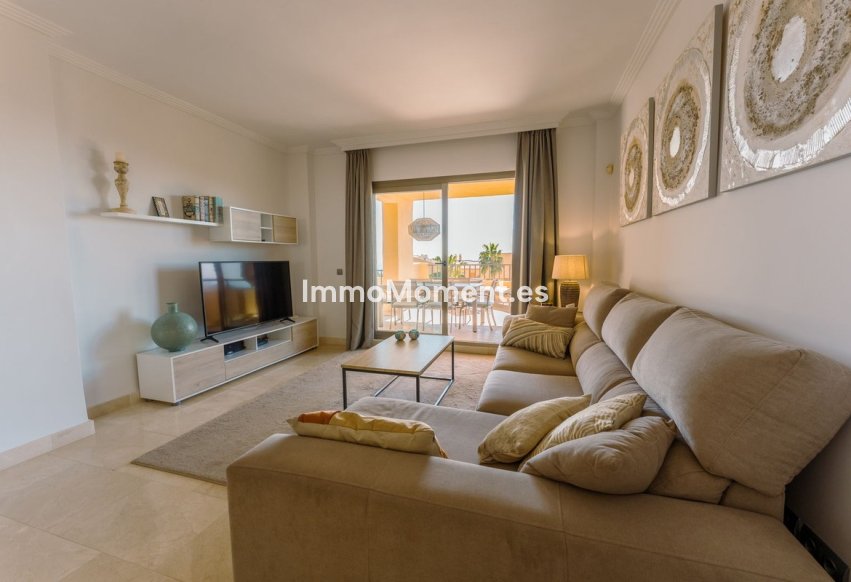Resale - Apartment - Estepona - Atalaya