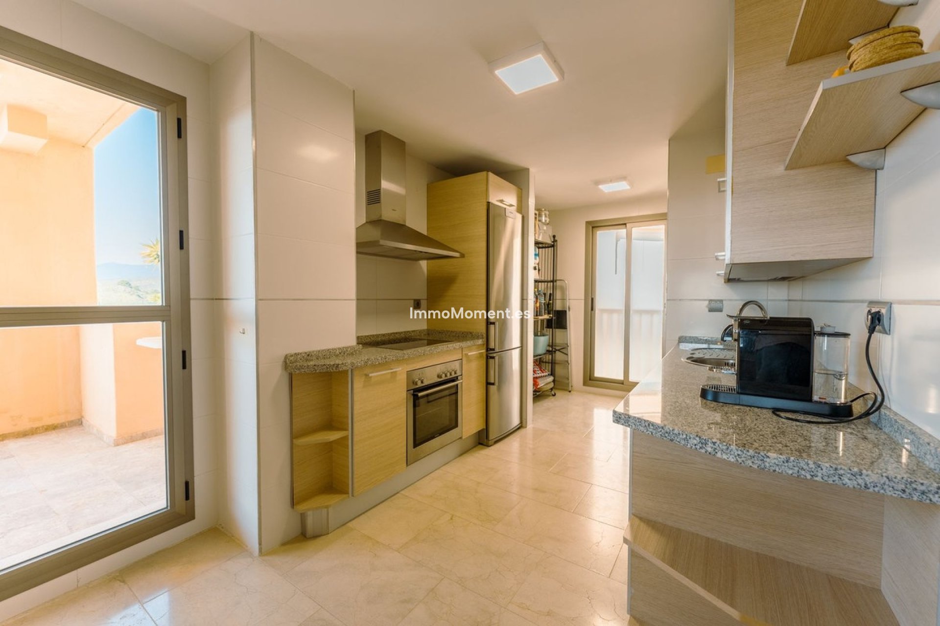 Resale - Apartment - Estepona - Atalaya