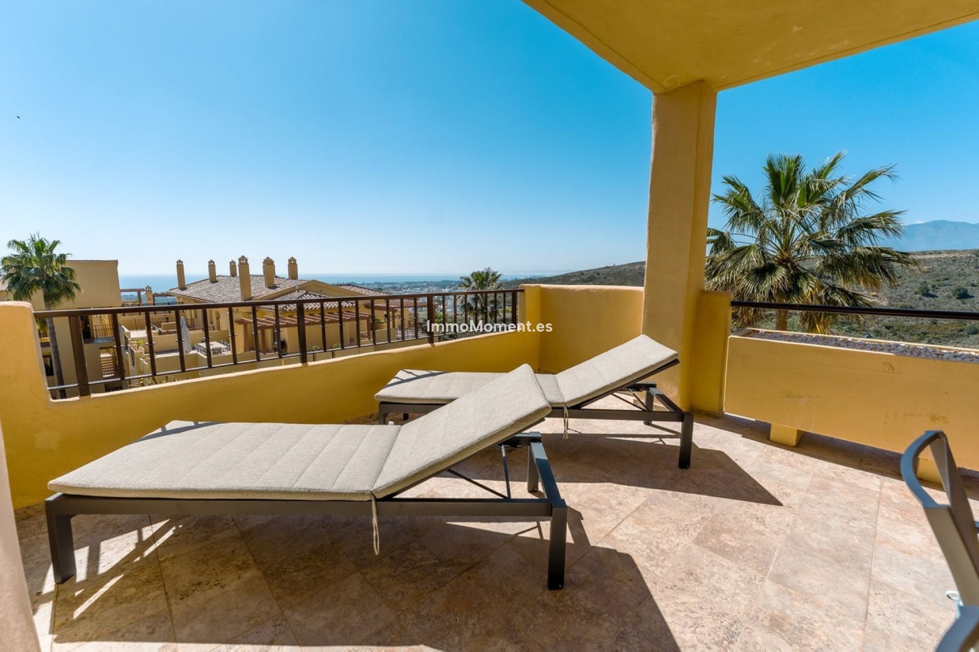 Resale - Apartment - Estepona - Atalaya