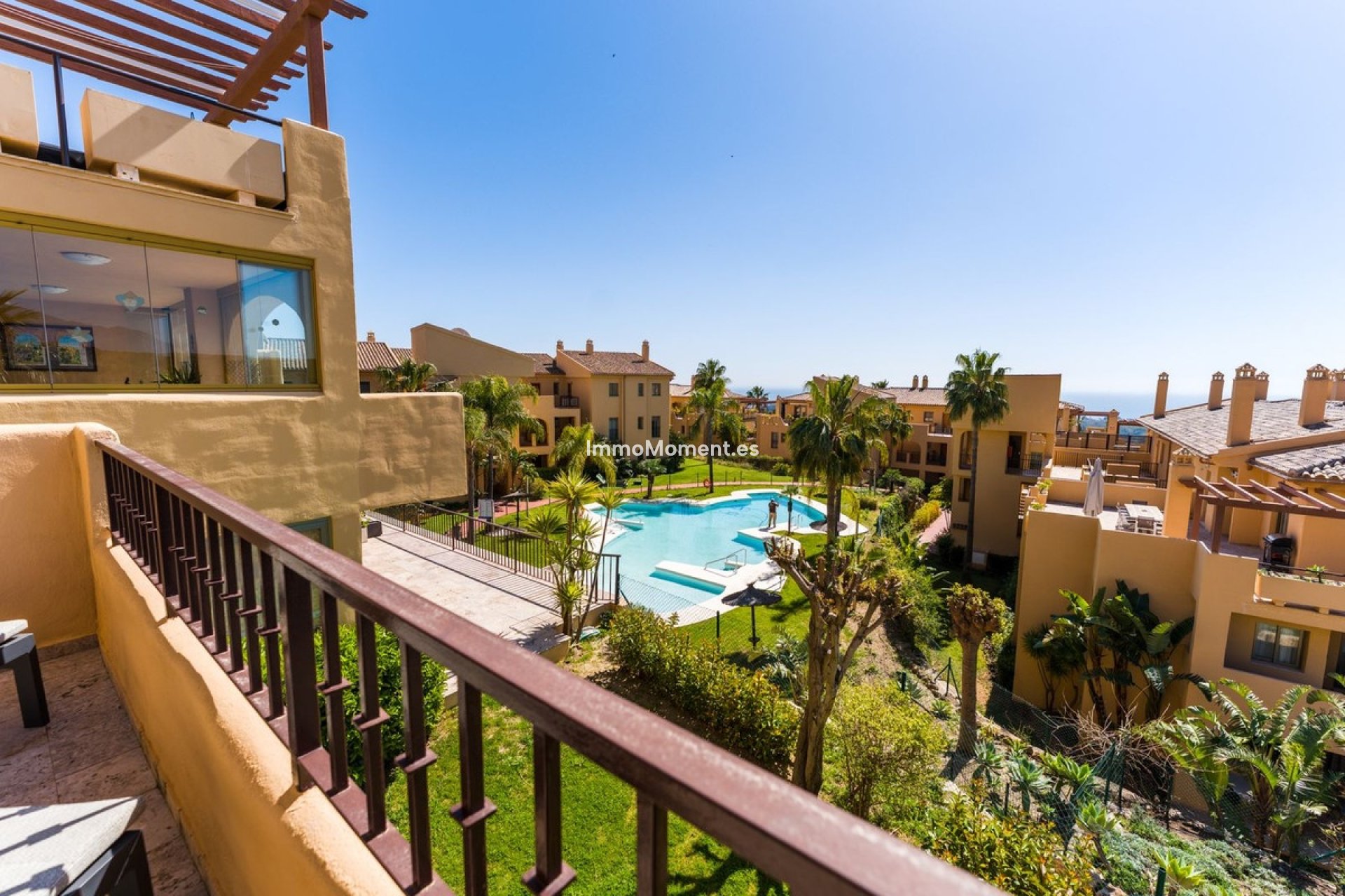 Resale - Apartment - Estepona - Atalaya