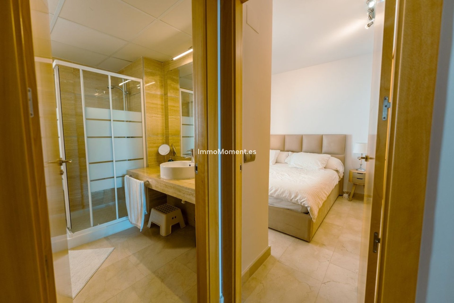 Resale - Apartment - Estepona - Atalaya