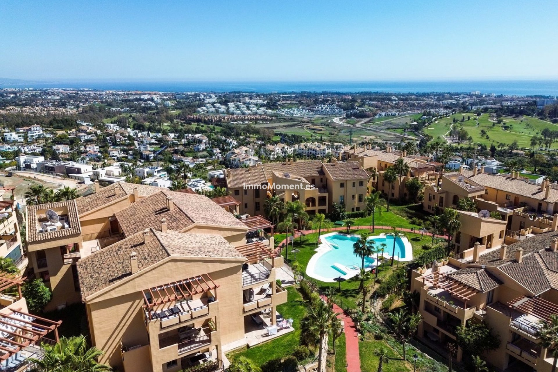 Resale - Apartment - Estepona - Atalaya