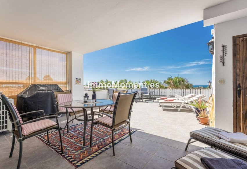 Resale - Apartment - Estepona - Atalaya