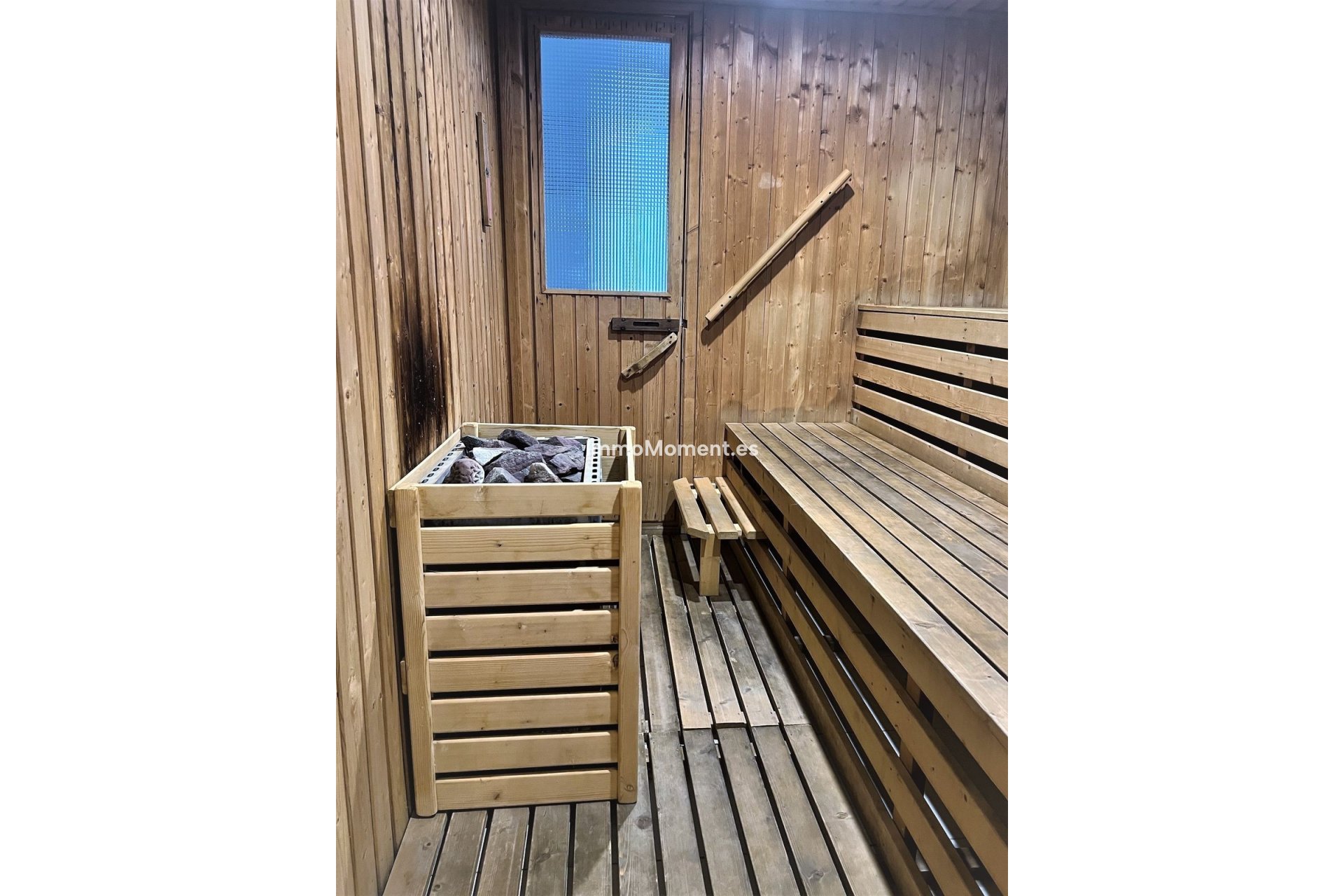 Resale - Apartment - Estepona - Atalaya