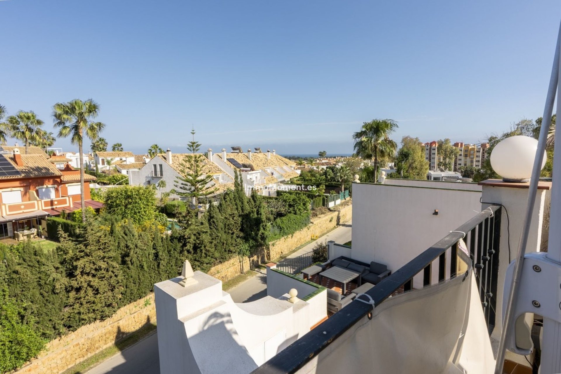 Resale - Apartment - Estepona - Atalaya