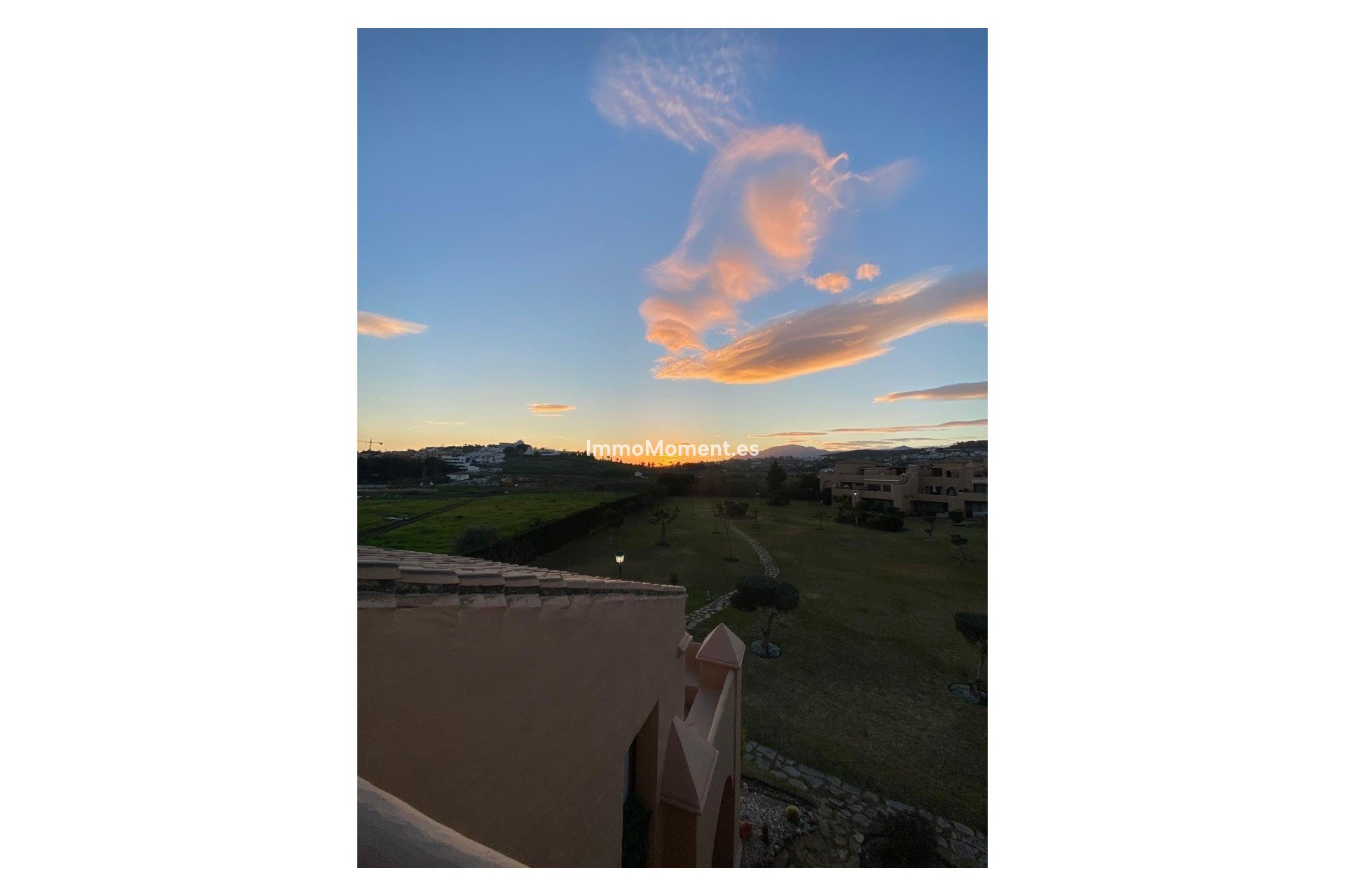 Resale - Apartment - Estepona - Atalaya