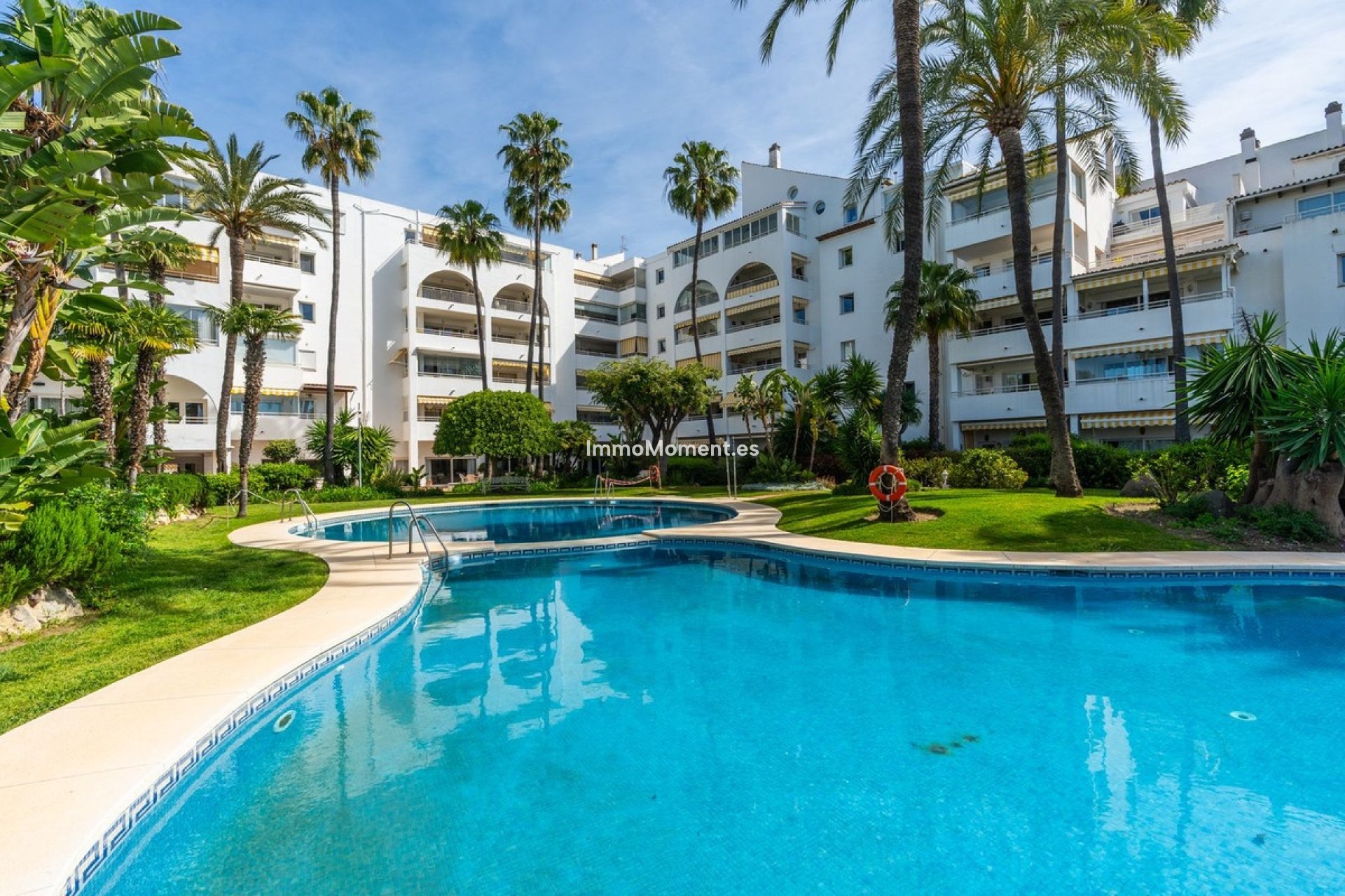 Resale - Apartment - Estepona - Atalaya