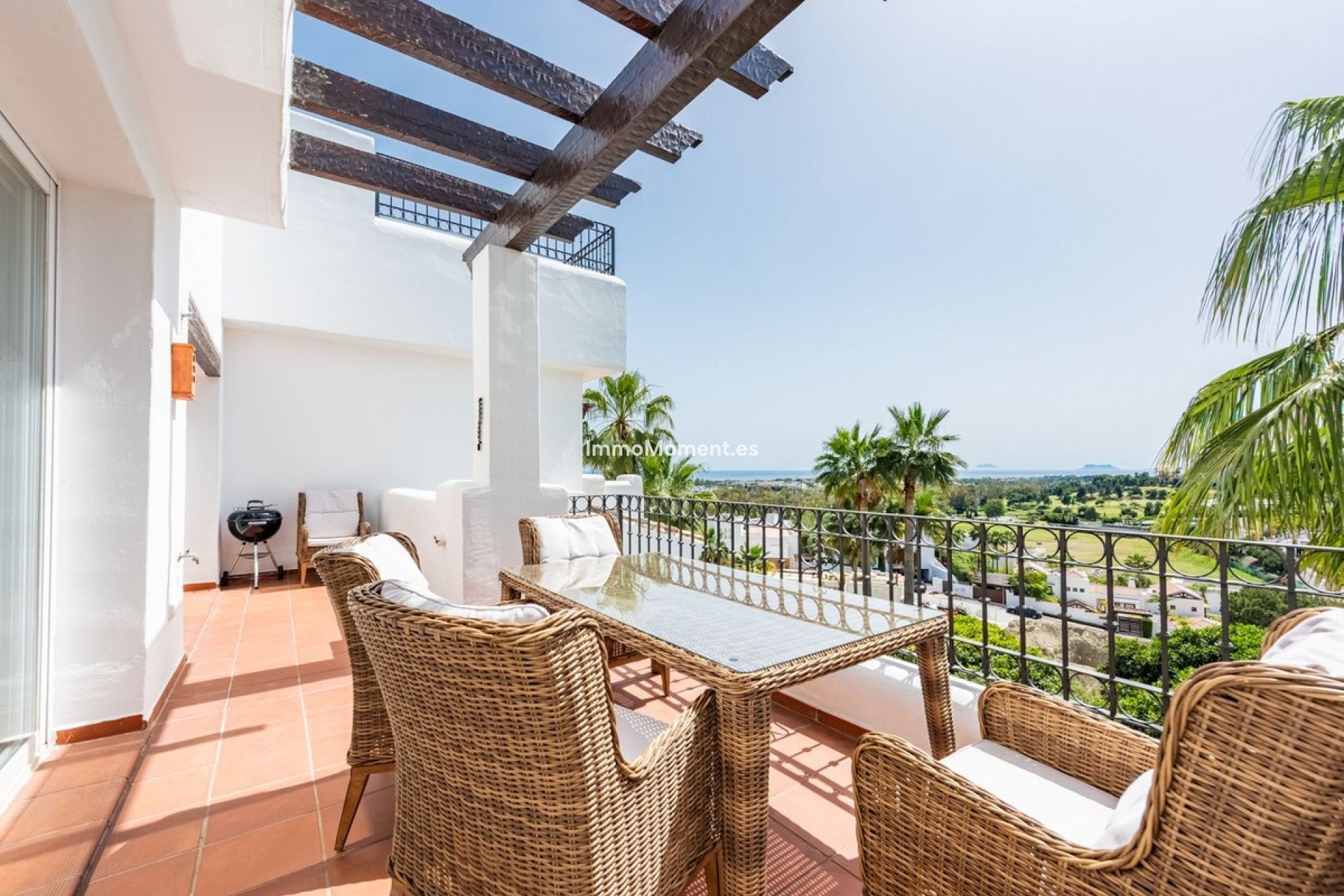 Resale - Apartment - Estepona - Atalaya
