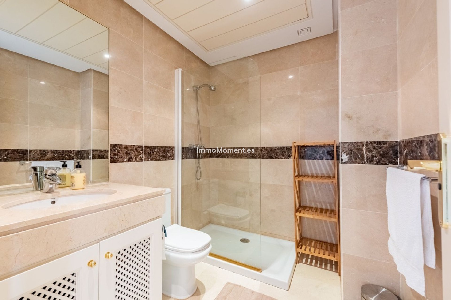 Resale - Apartment - Estepona - Atalaya