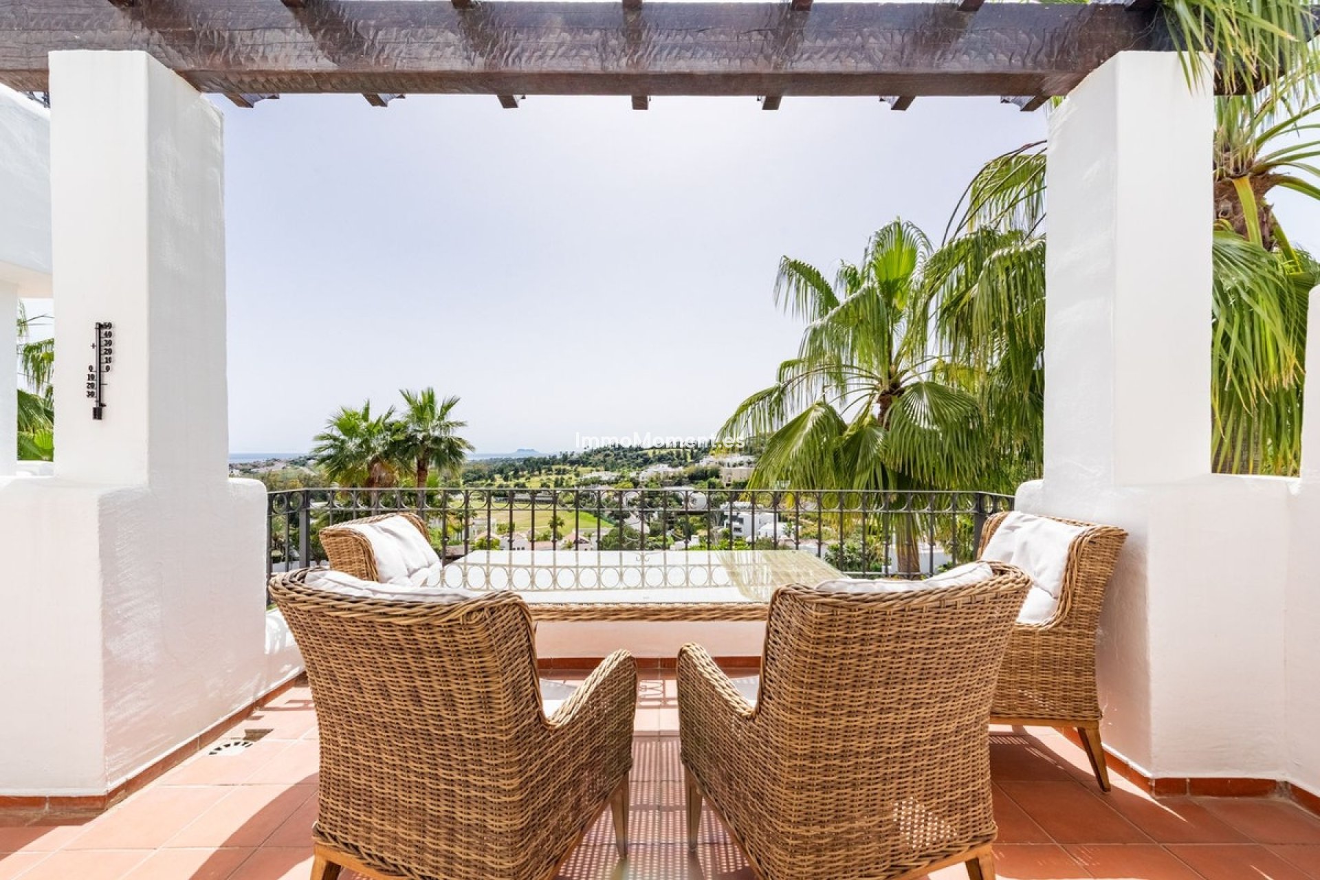 Resale - Apartment - Estepona - Atalaya