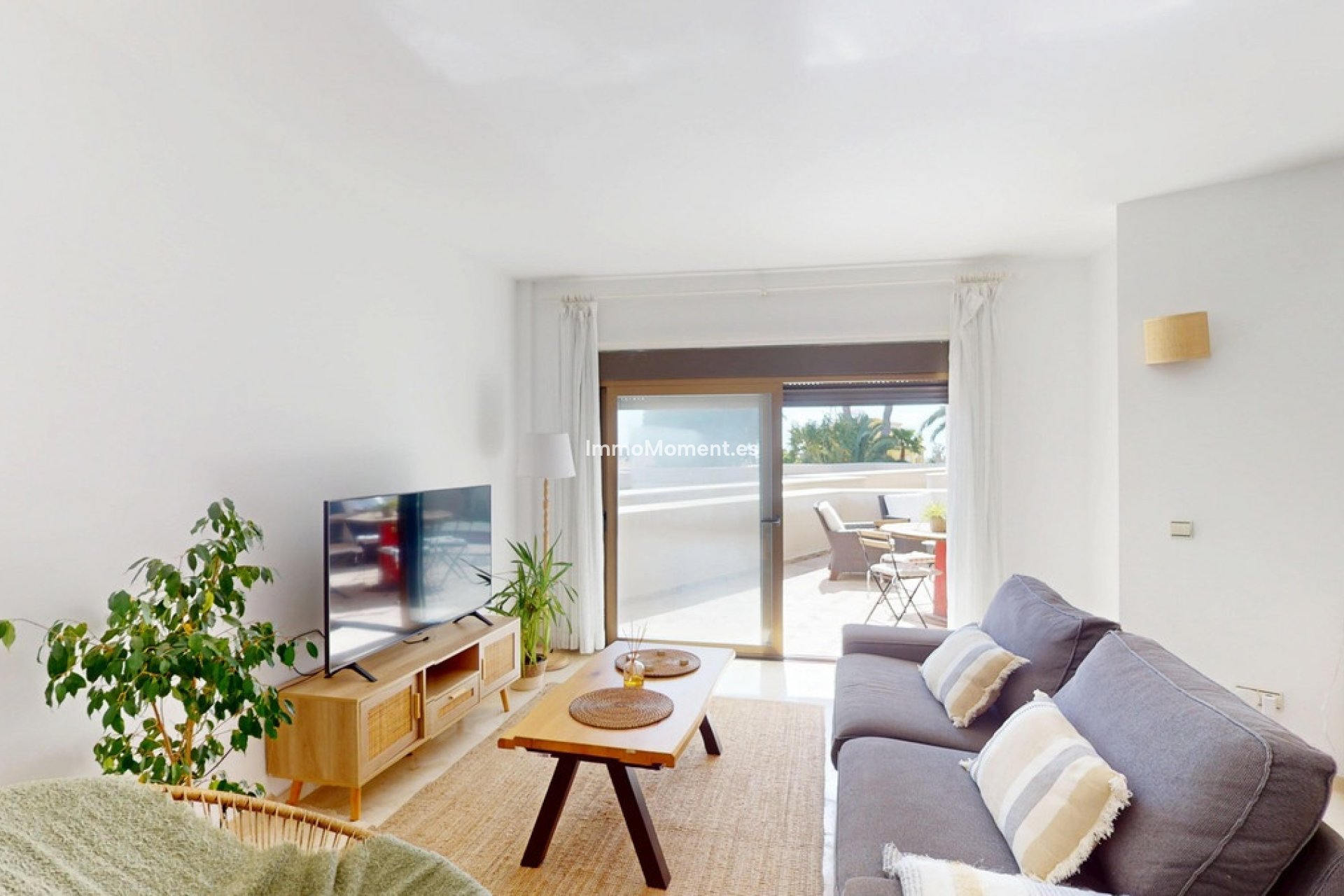 Resale - Apartment - Estepona - Atalaya
