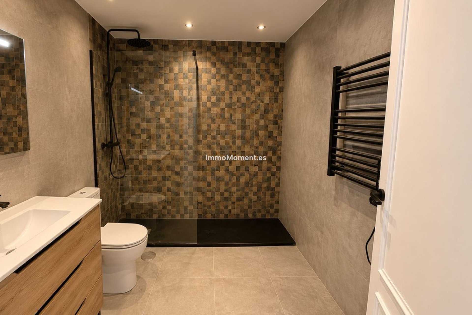 Resale - Apartment - Estepona - Atalaya