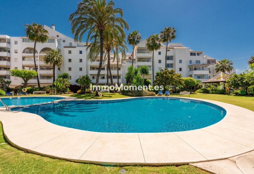 Resale - Apartment - Estepona - Atalaya