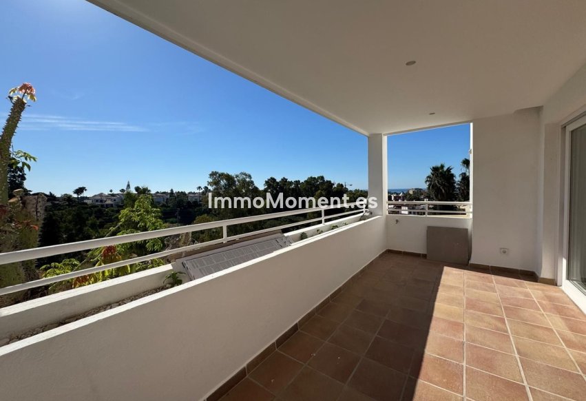 Resale - Apartment - Estepona - Atalaya