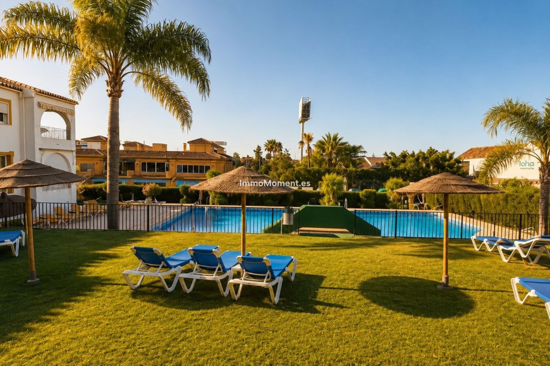 Resale - Apartment - Estepona - Atalaya