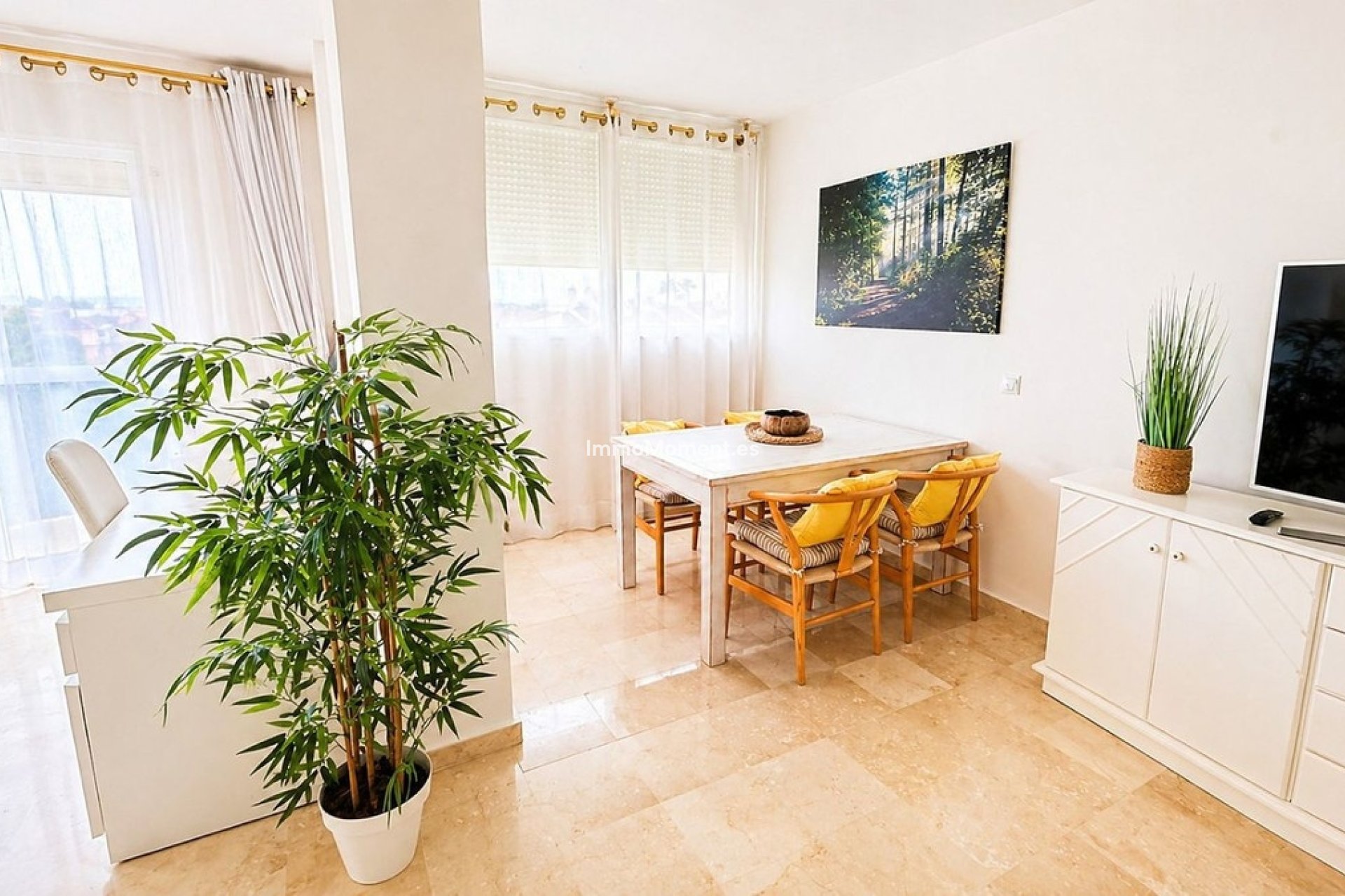 Resale - Apartment - Estepona - Atalaya