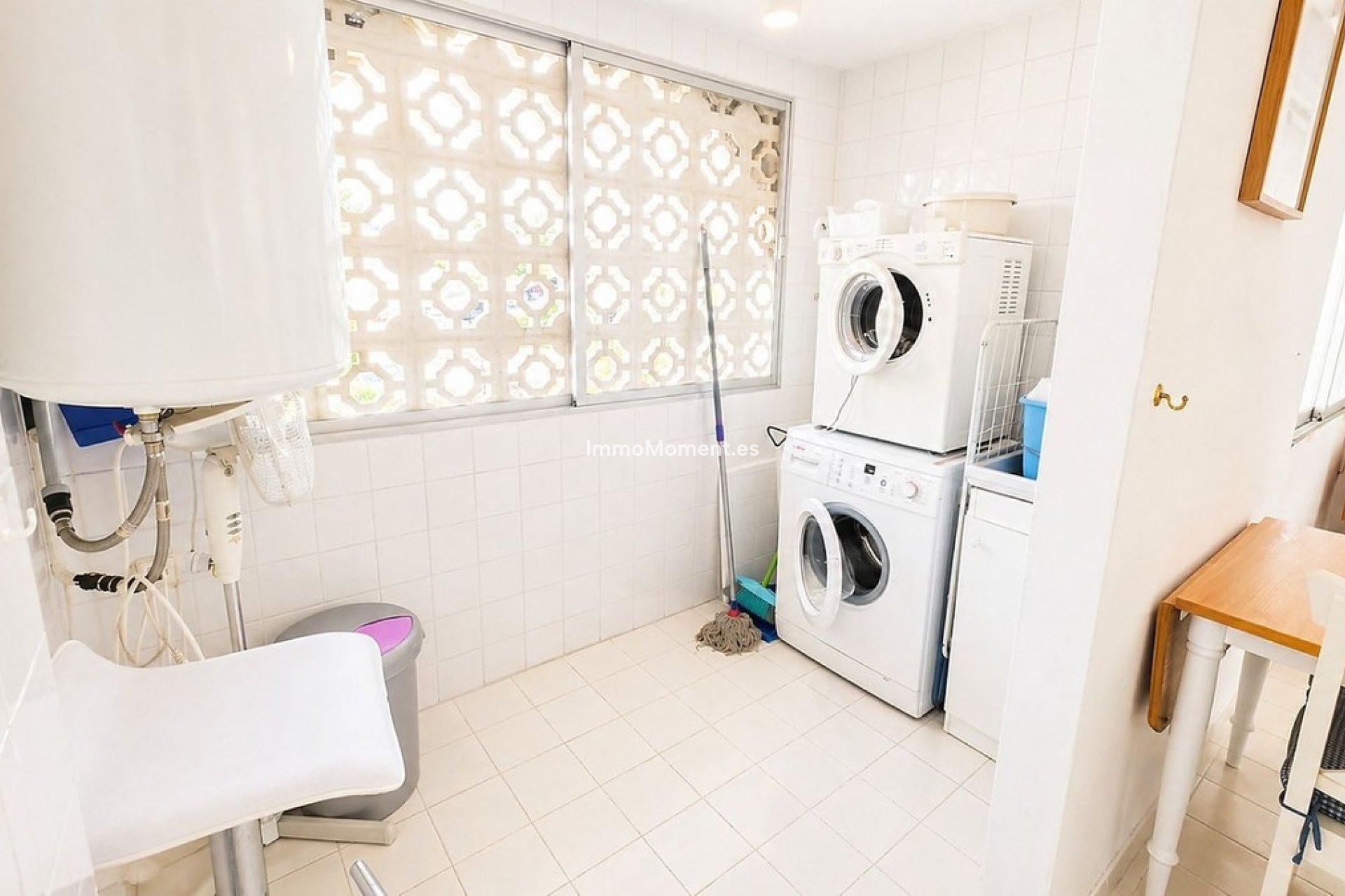 Resale - Apartment - Estepona - Atalaya
