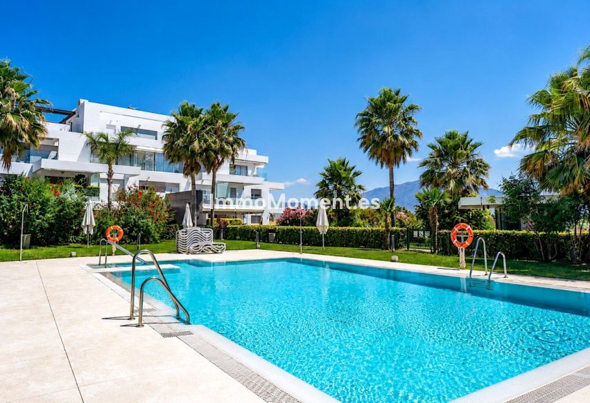 Resale - Apartment - Estepona - Atalaya